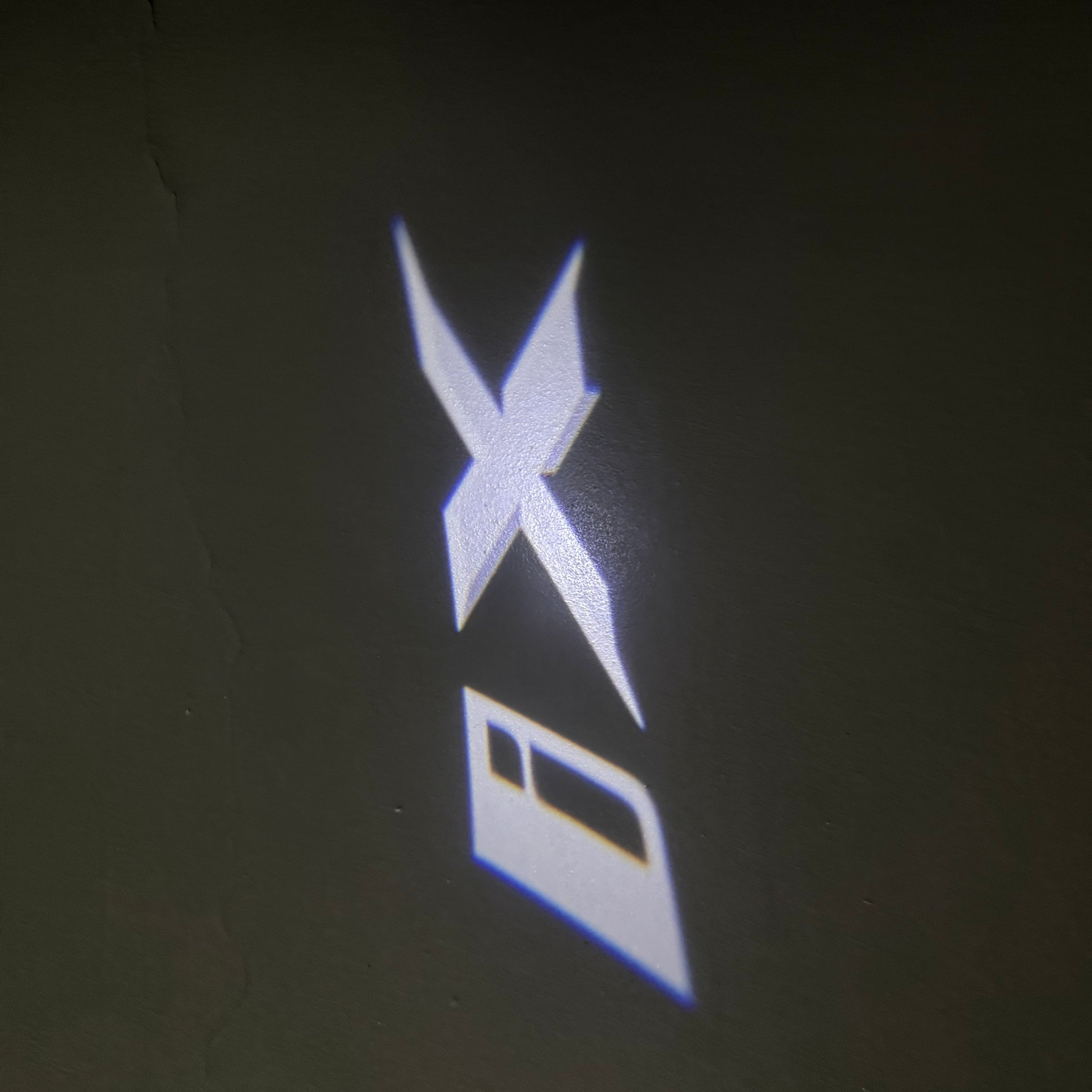 BMW iX  LOGO PROJECTOT LIGHTS (quantity 1 = 1 sets/2 door lights)Nr.bmw00357