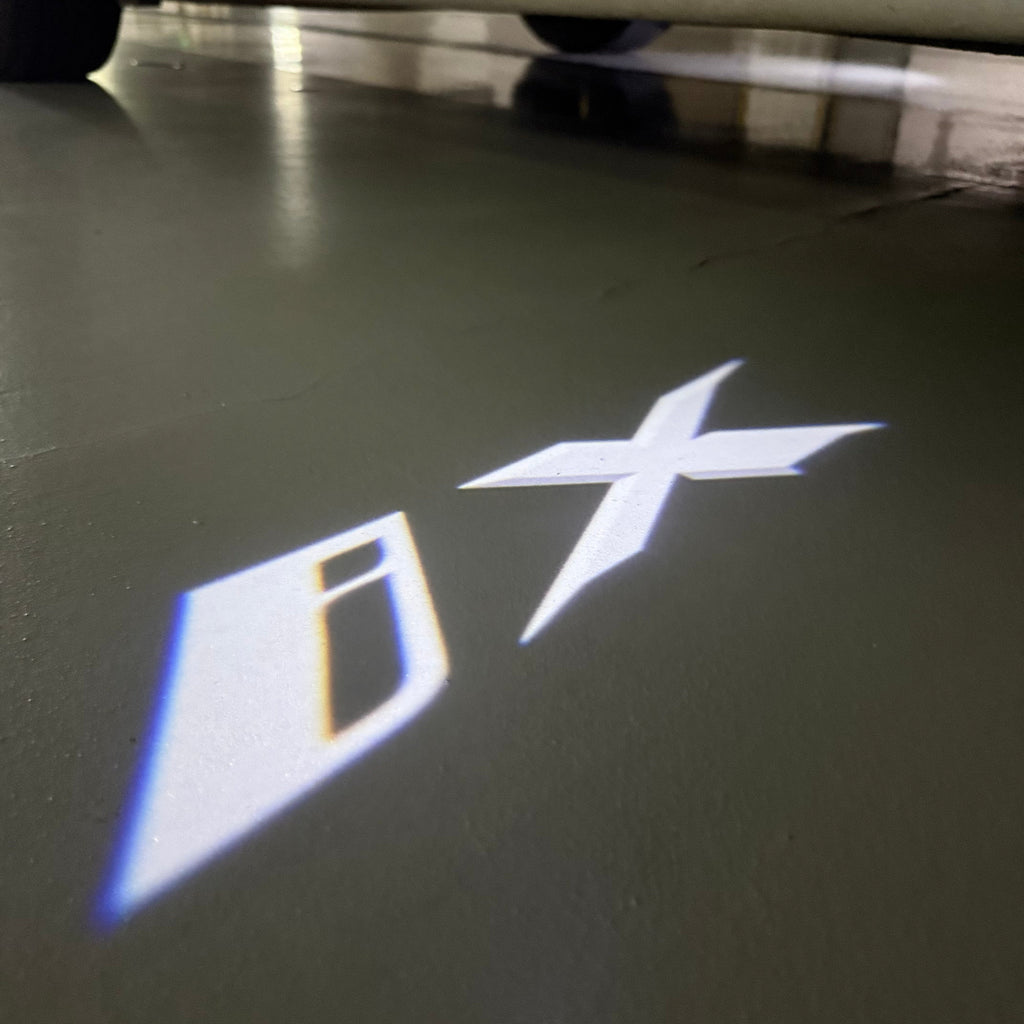 BMW iX  LOGO PROJECTOT LIGHTS (quantity 1 = 1 sets/2 door lights)Nr.bmw00357