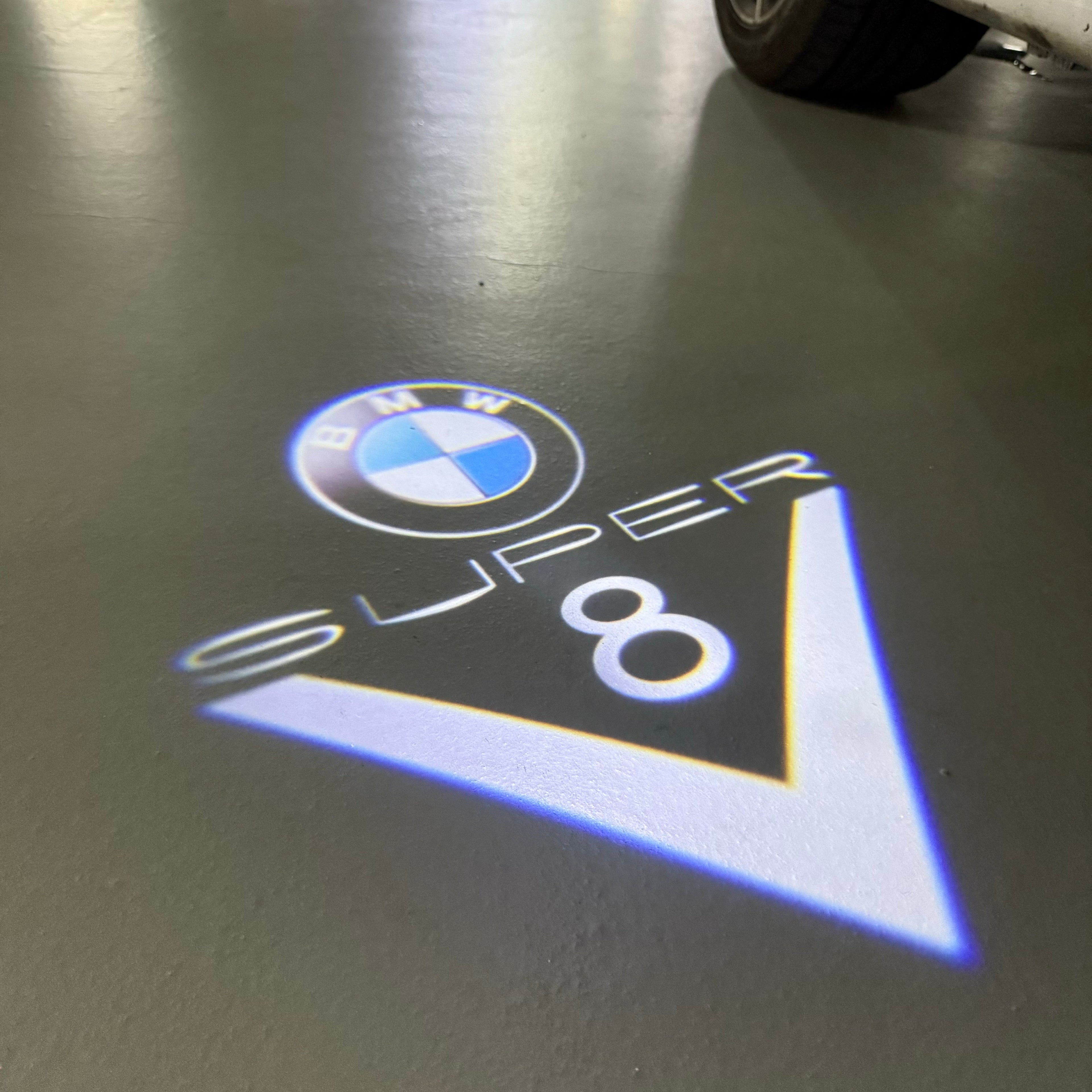 BMW V8  LOGO PROJECTOT LIGHTS (quantity 1 = 1 sets/2 door lights)Nr.bmw0093