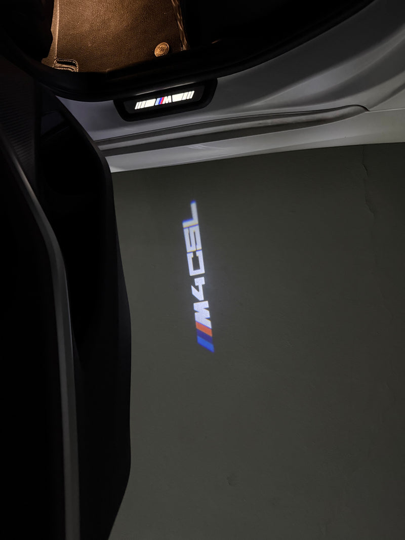 BMW M4 LOGO PROJECTOT LIGHTS Nr.6024 (Menge 1 = 1 Satz/2 Türleuchten)