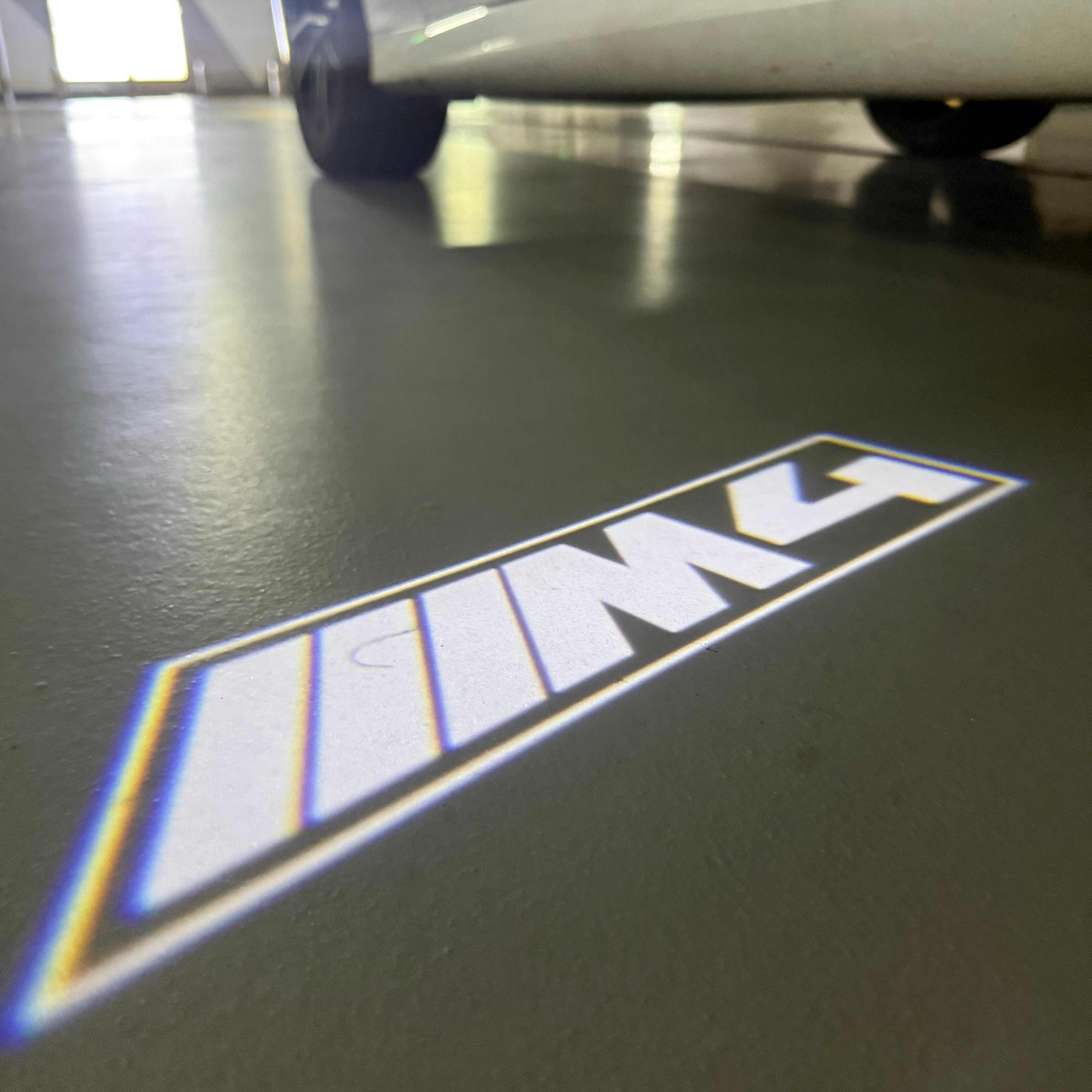 BMW  4  SERIES M4  LOGO PROJECTOT LIGHTS (quantity 1 = 1 sets/2 door lights)Nr.bmw00193