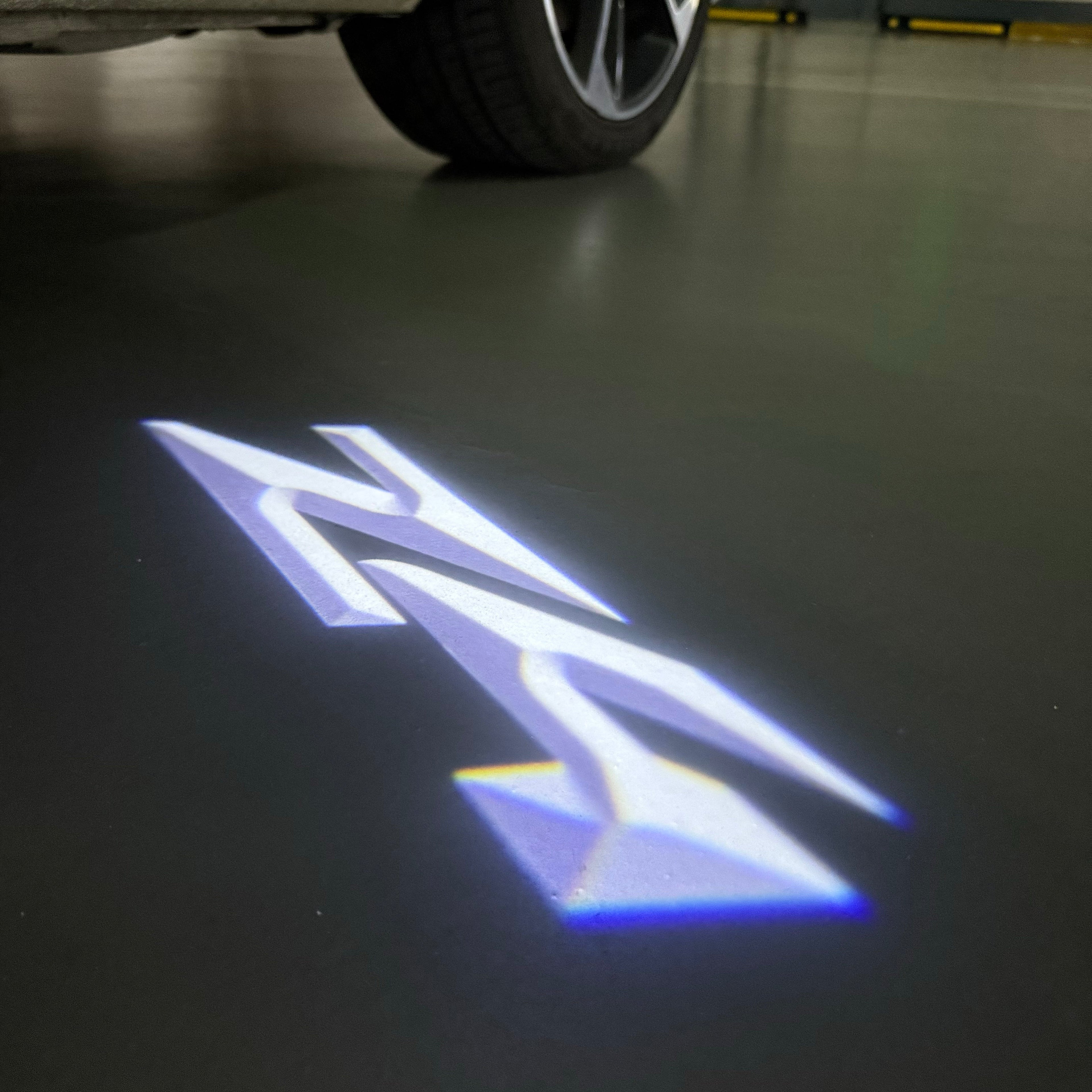 BMW Z4  LOGO PROJECTOT LIGHTS (quantity 1 = 1 sets/2 door lights)Nr.bmw00156