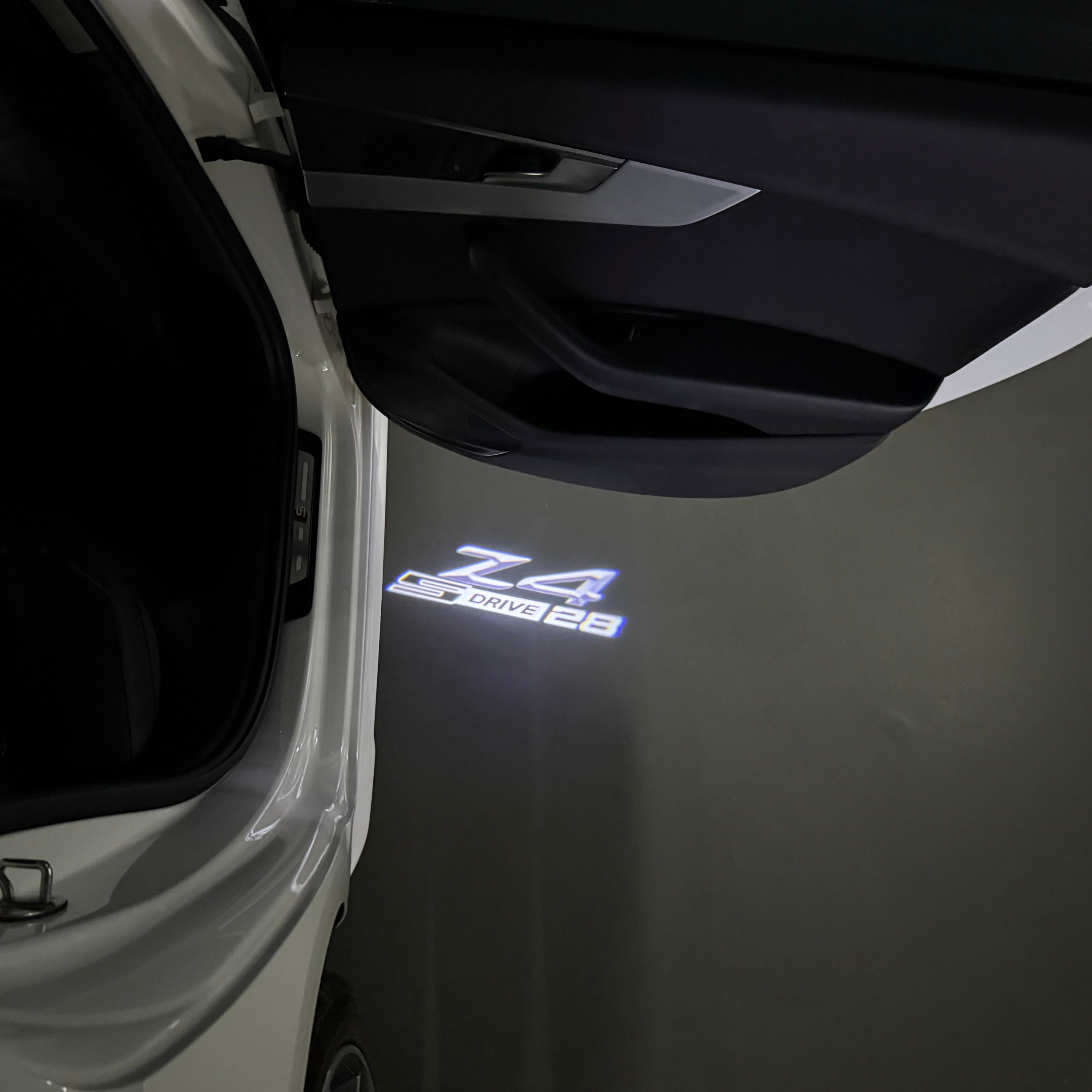 BMW  Z4 S drive  LOGO PROJECTOT LIGHTS (quantity 1 = 1 sets/2 door lights)Nr.bmw00144