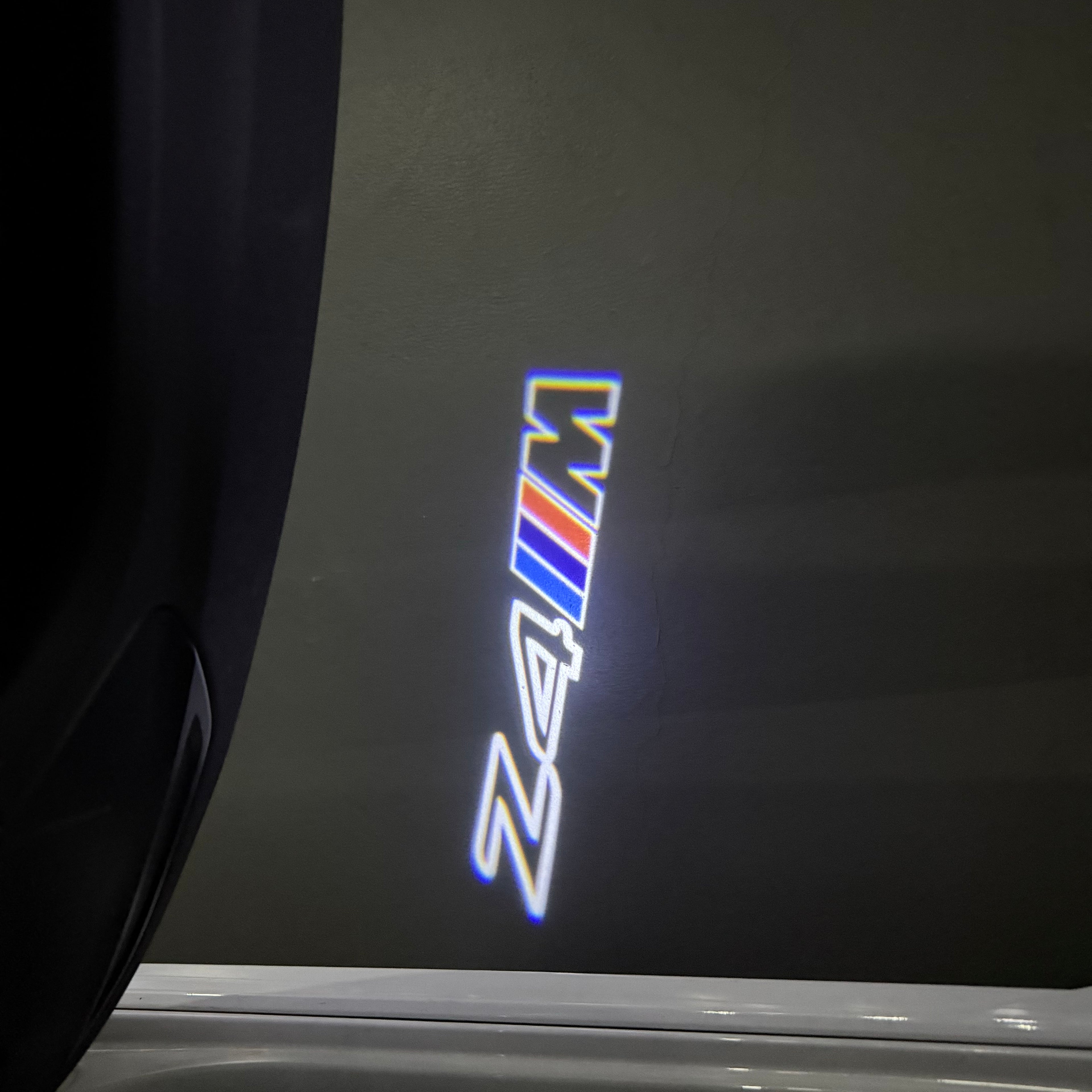 BMW  Z4M  LOGO PROJECTOT LIGHTS Nr.600x109