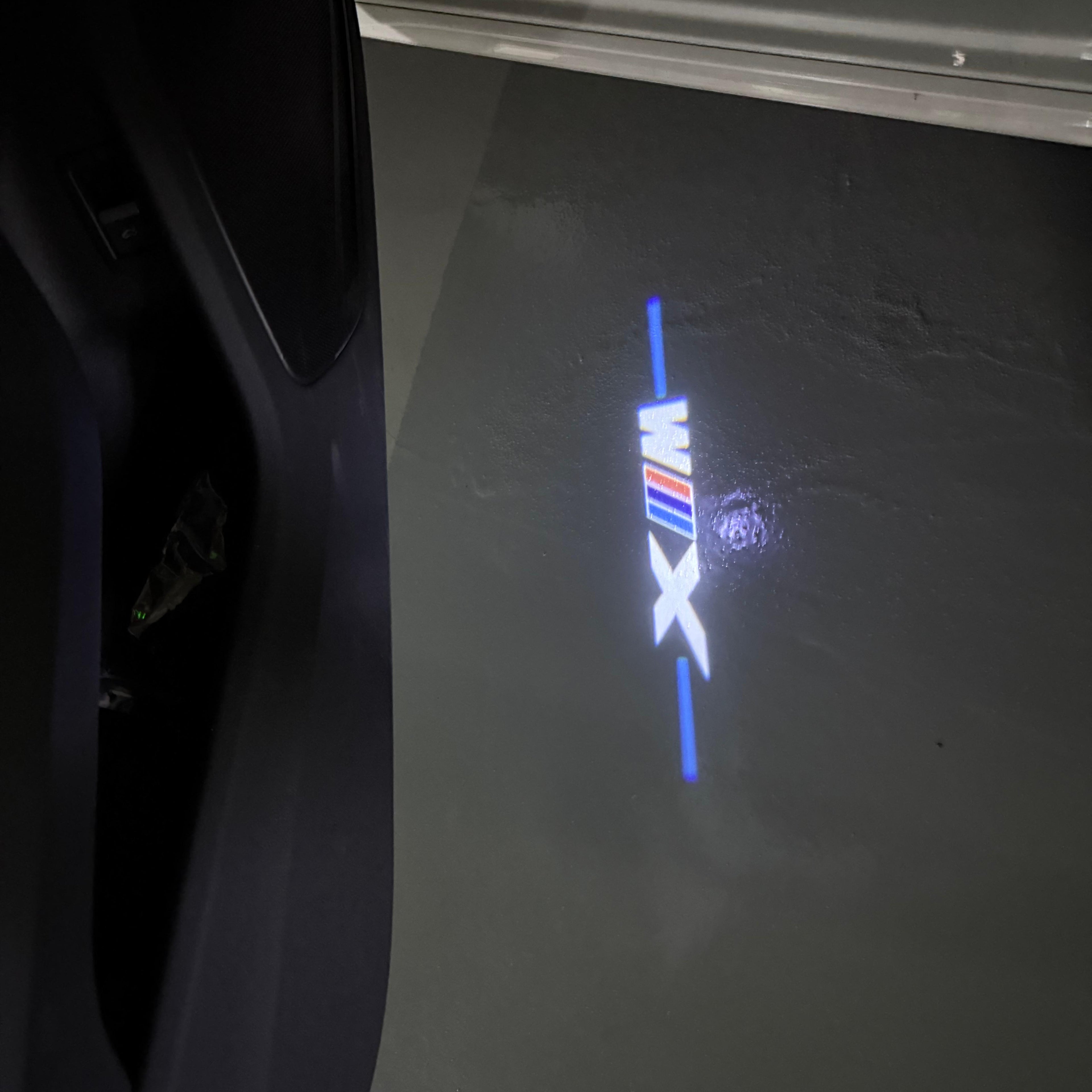 BMW  XM LOGO PROJECTOT LIGHTS Nr.600x94