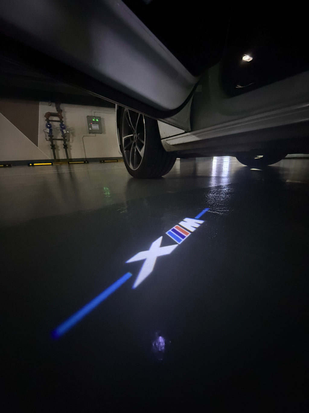 BMW XM    LOGO PROJECTOT LIGHTS (quantity 1 = 1 sets/2 door lights)Nr.bmw00158