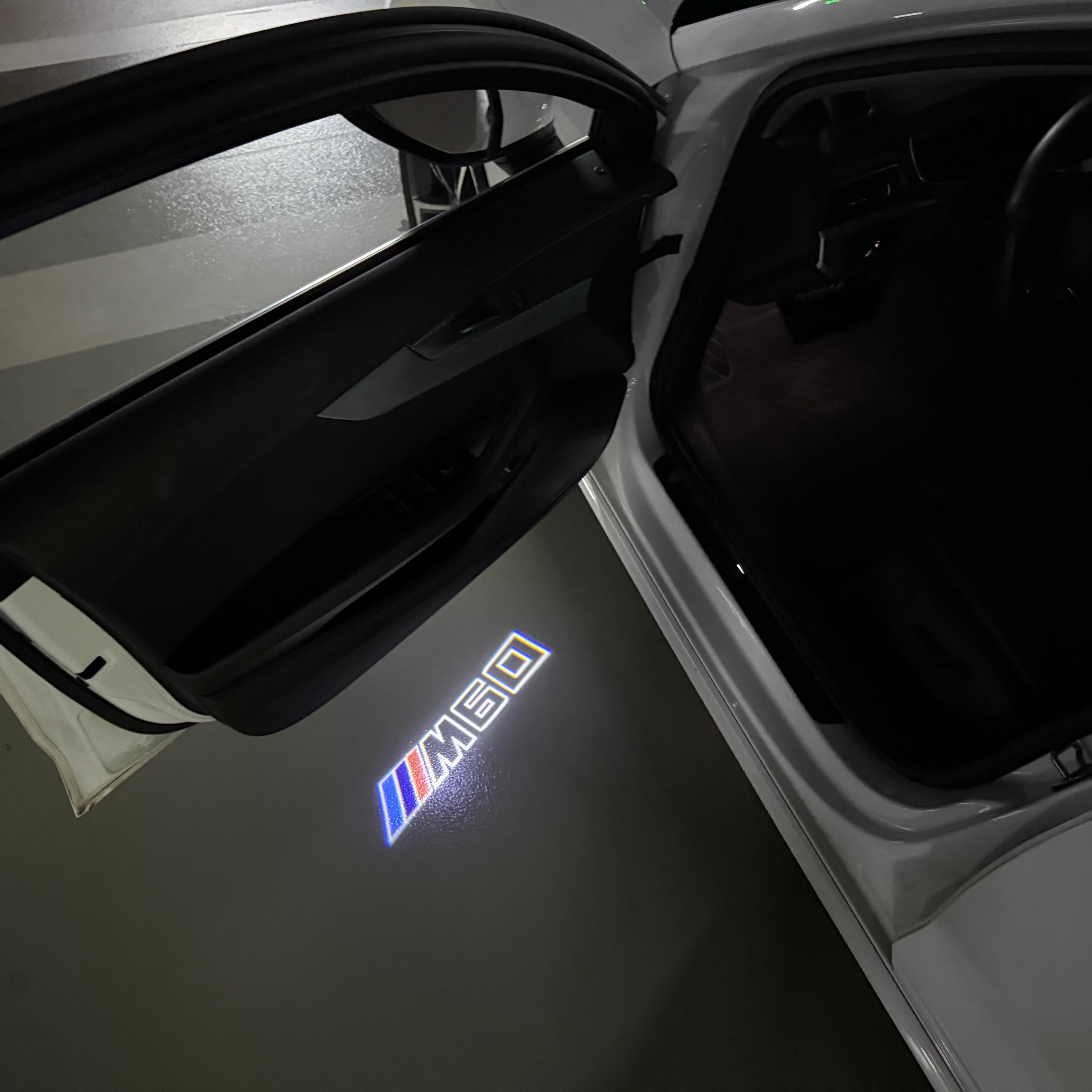 BMW  iX M60 LOGO PROJECTOT LIGHTS (quantity 1 = 1 sets/2 door lights)Nr.bmw00358