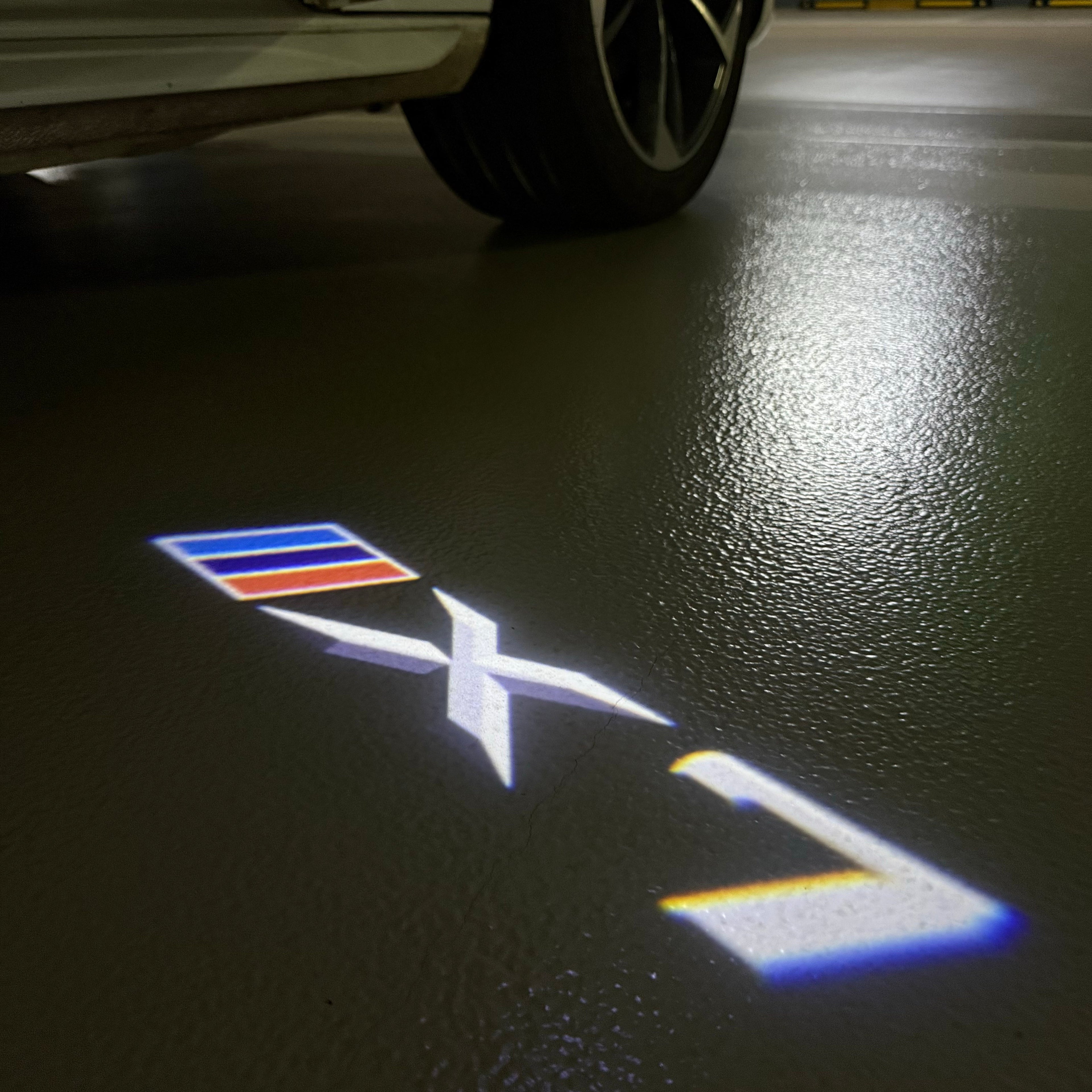 BMW X7  LOGO PROJECTOT LIGHTS (quantity 1 = 1 sets/2 door lights)Nr.bmw00166