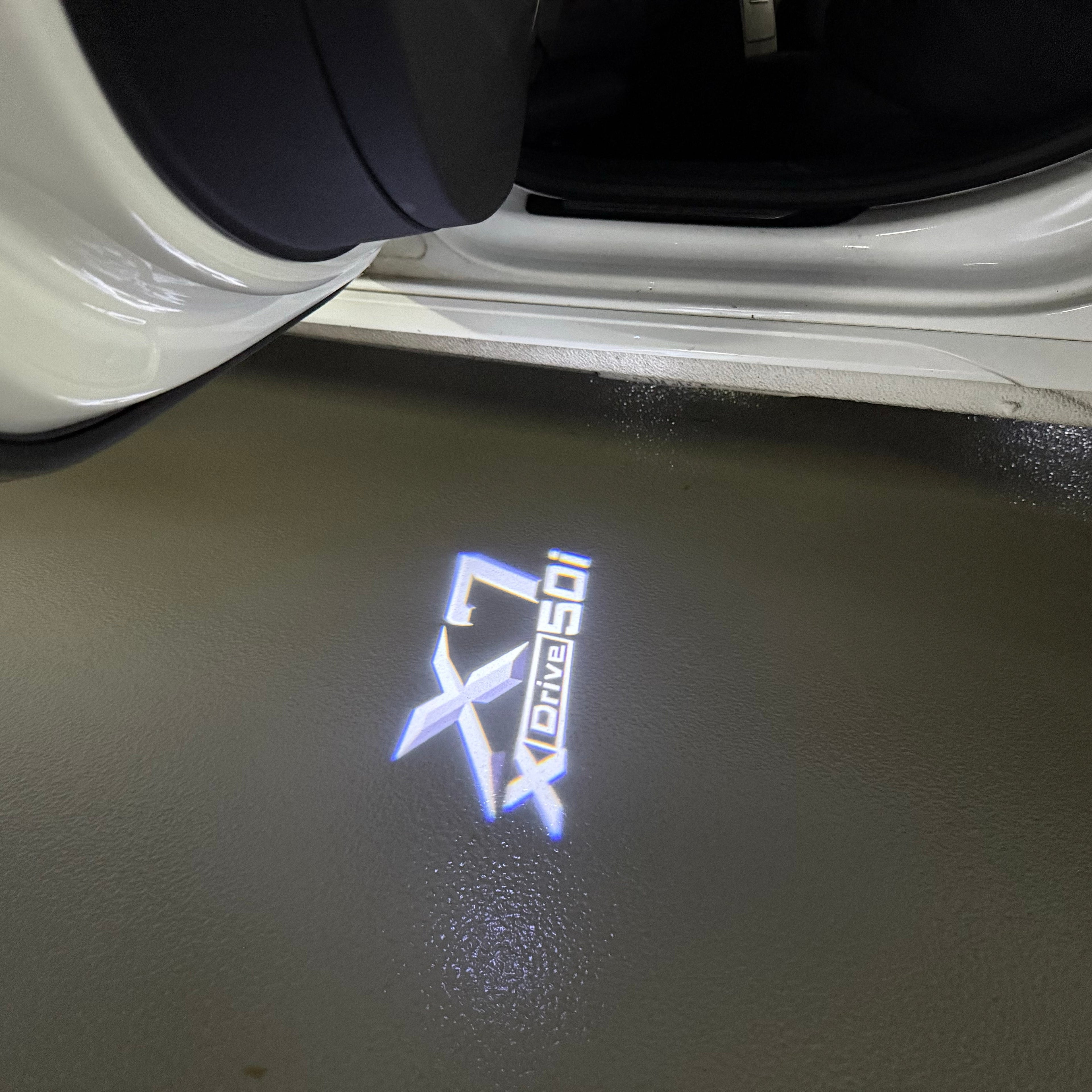 BMW X7 Xdrive 50i  LOGO PROJECTOT LIGHTS (quantity 1 = 1 sets/2 door lights)Nr.bmw00173