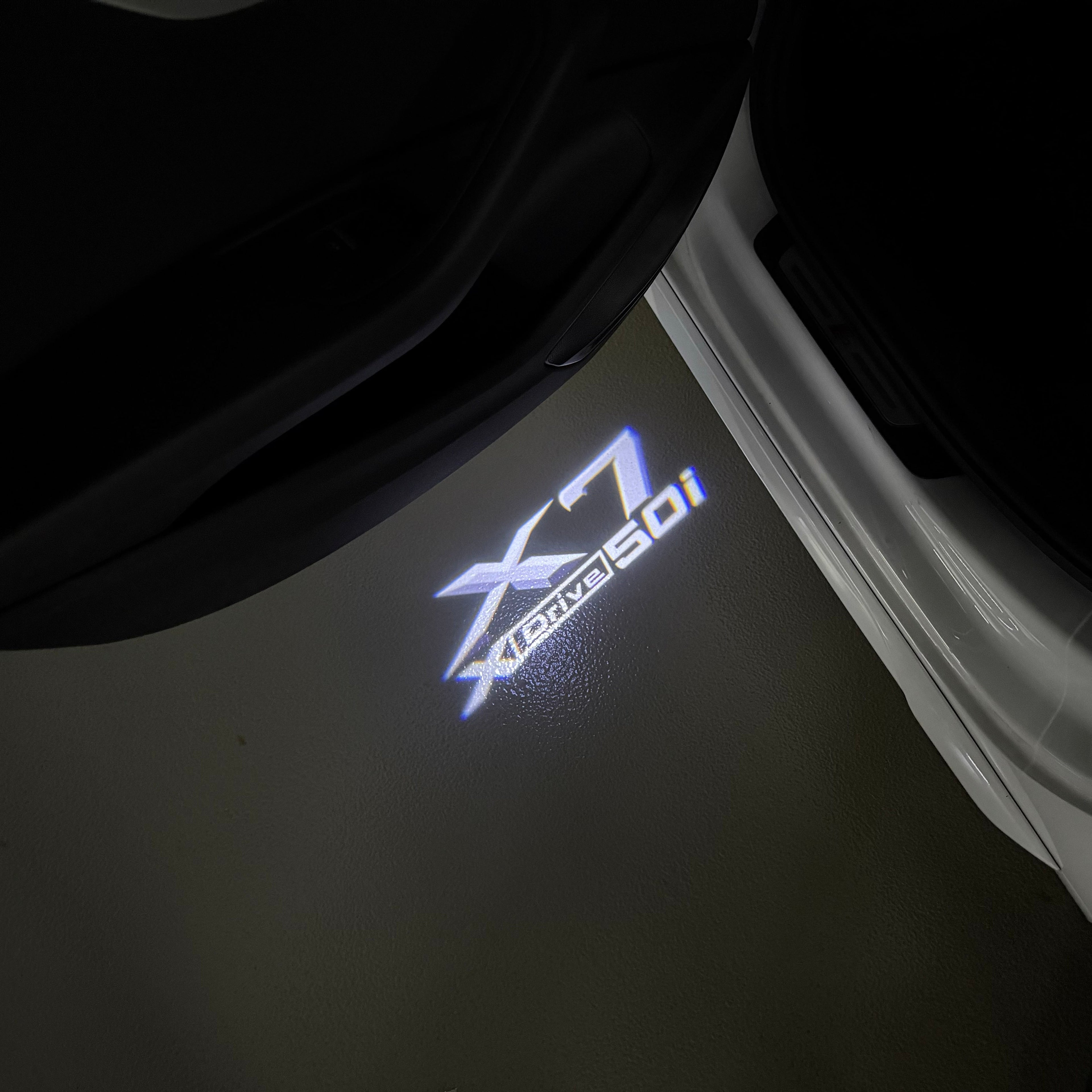 BMW X7 Xdrive 50i  LOGO PROJECTOT LIGHTS (quantity 1 = 1 sets/2 door lights)Nr.bmw00173