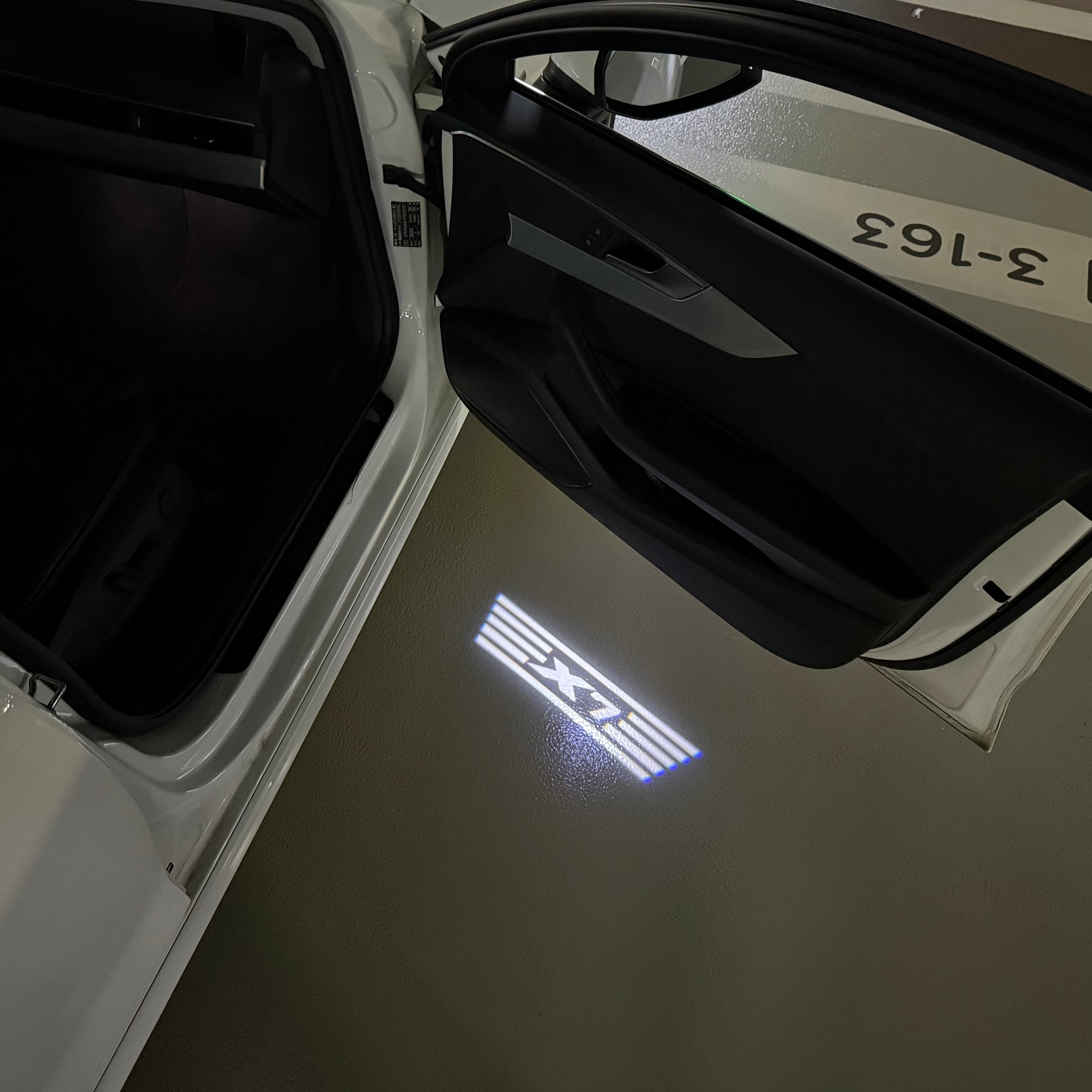 BMW  X7 LOGO PROJECTOT LIGHTS (quantity 1 = 1 sets/2 door lights)Nr.bmw0075