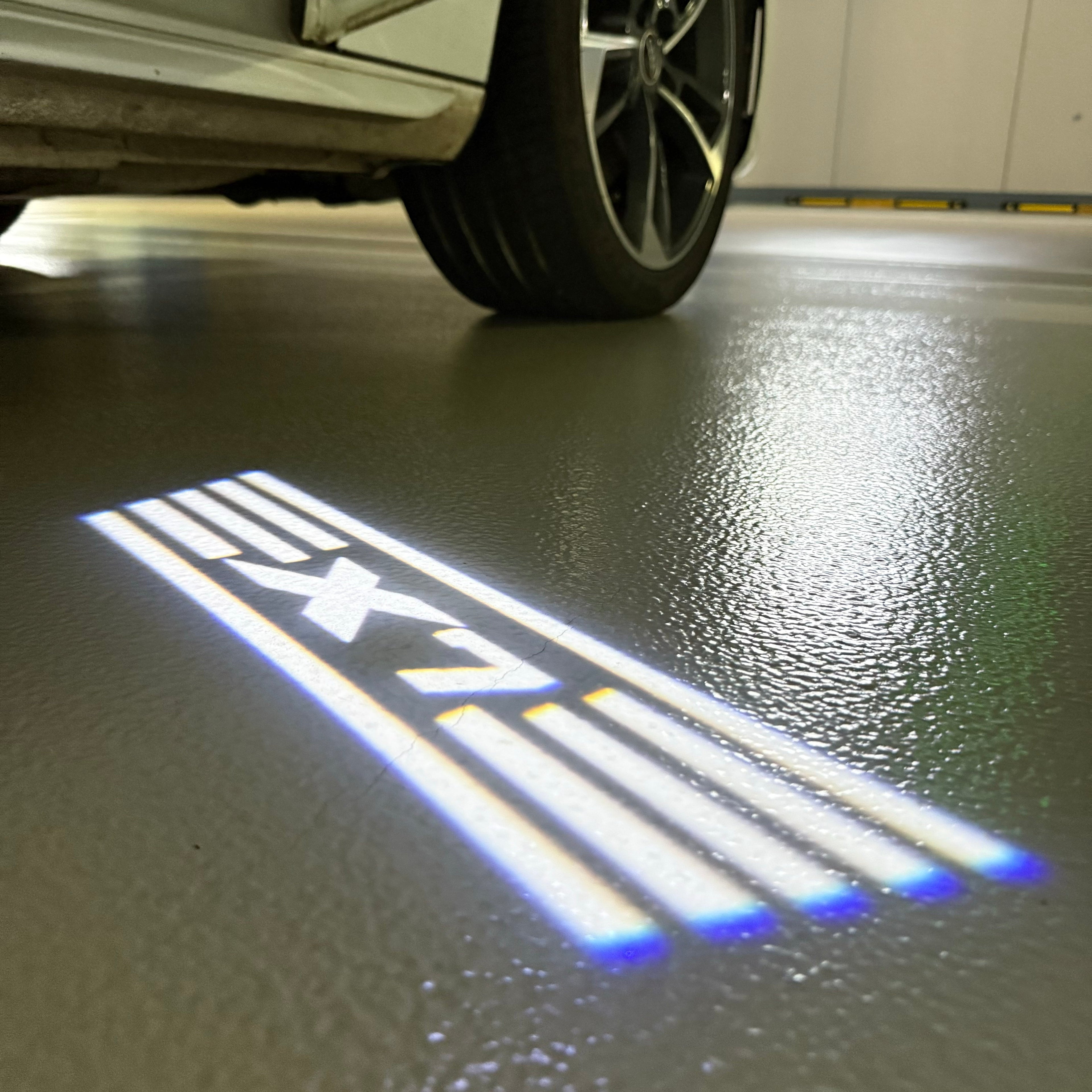 BMW  X7 LOGO PROJECTOT LIGHTS (quantity 1 = 1 sets/2 door lights)Nr.bmw0075