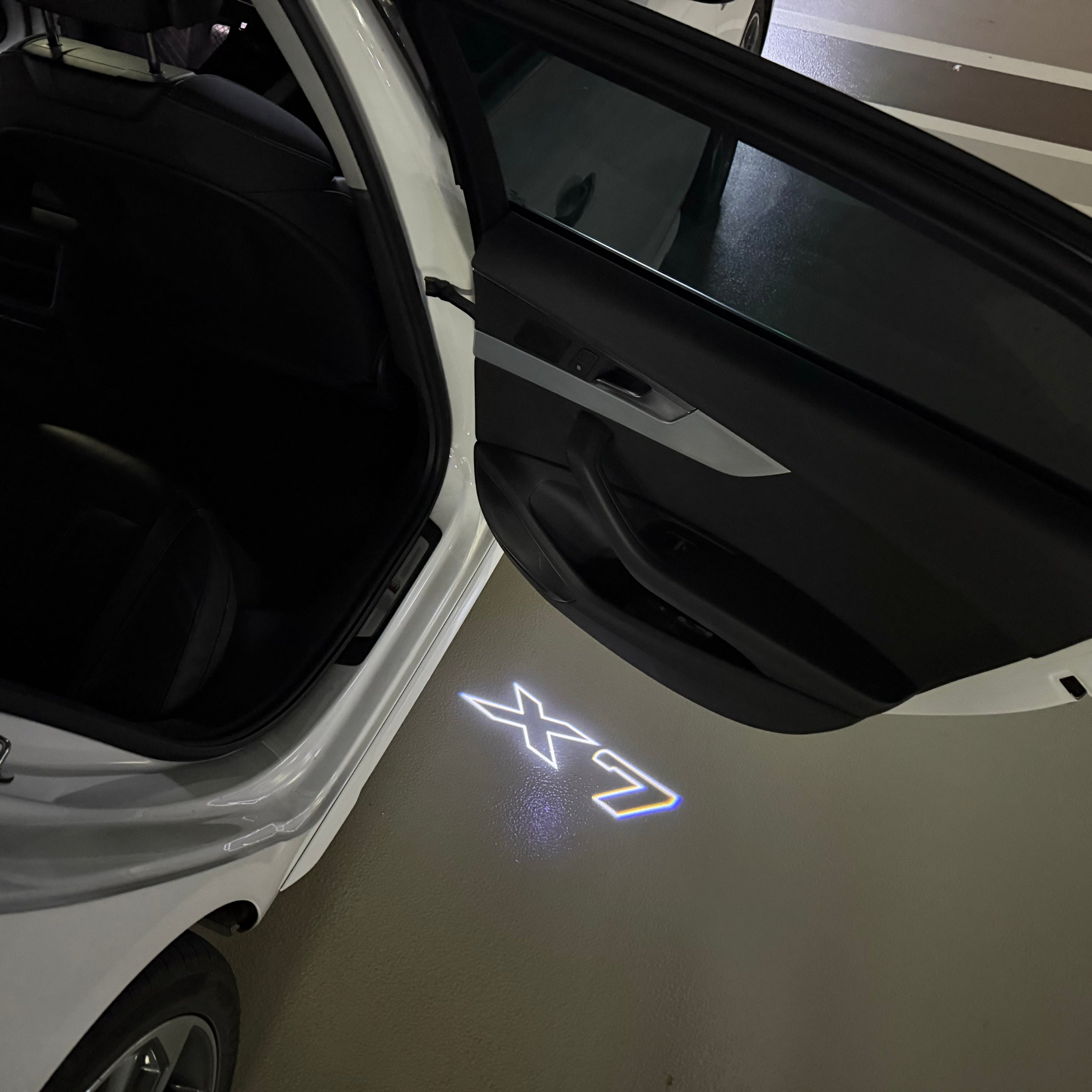 BMW X7  LOGO PROJECTOT LIGHTS (quantity 1 = 1 sets/2 door lights)Nr.bmw0076