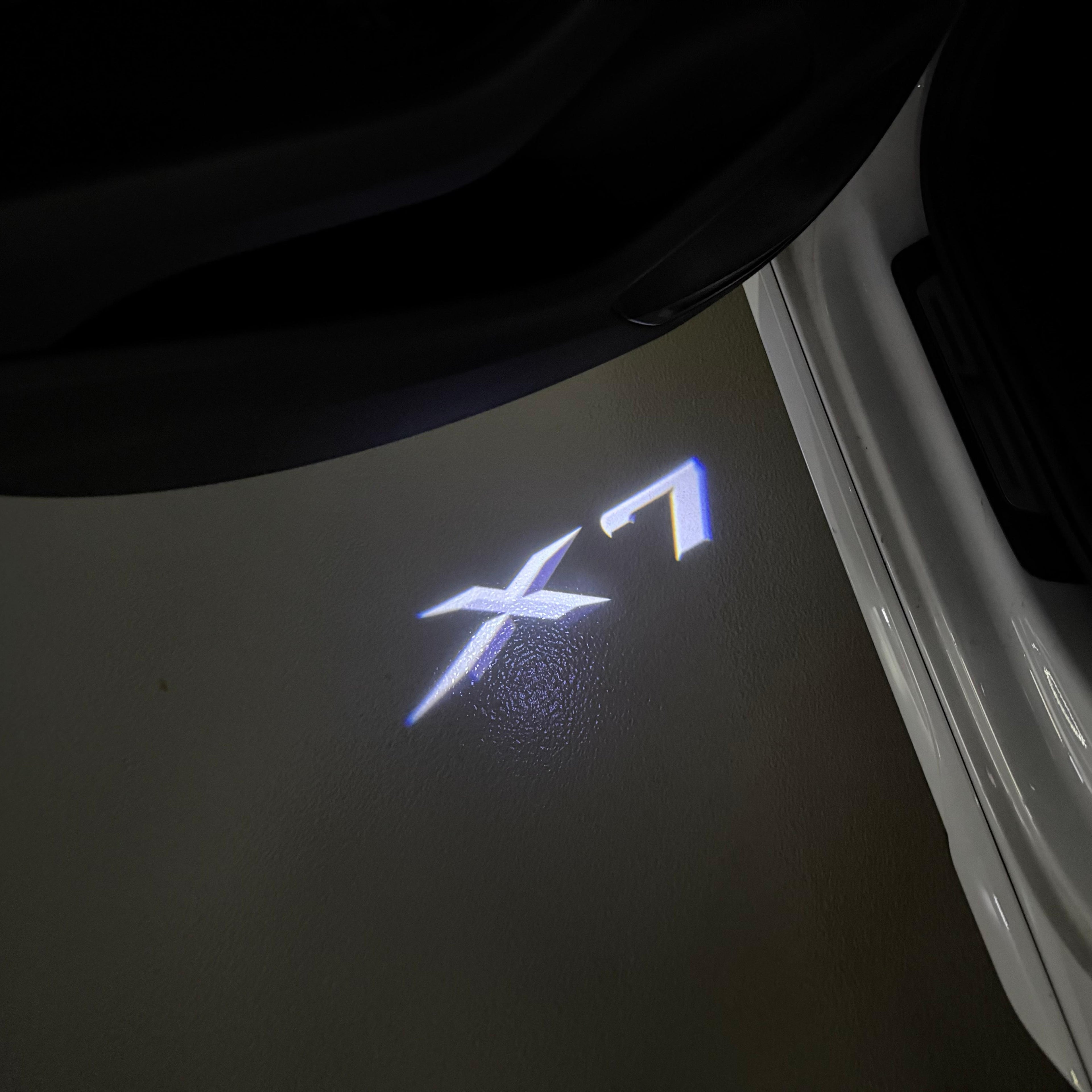 BMW  X7 LOGO PROJECTOT LIGHTS (quantity 1 = 1 sets/2 door lights)Nr.bmw0081