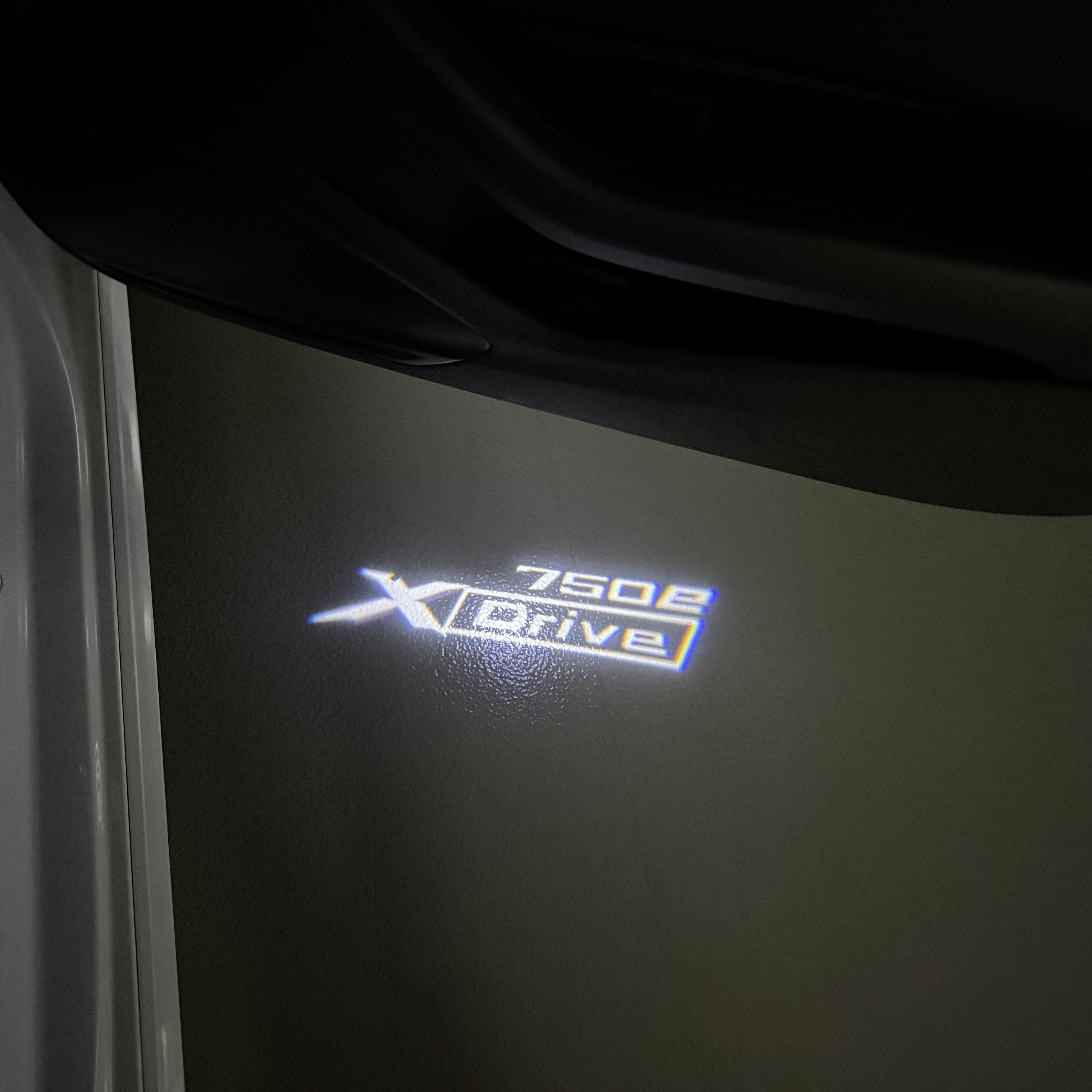 BMW 7 SERIES 750e X drive LOGO PROJECTOT LIGHTS (quantity 1 = 1 sets/2 door lights)Nr.bmw00105