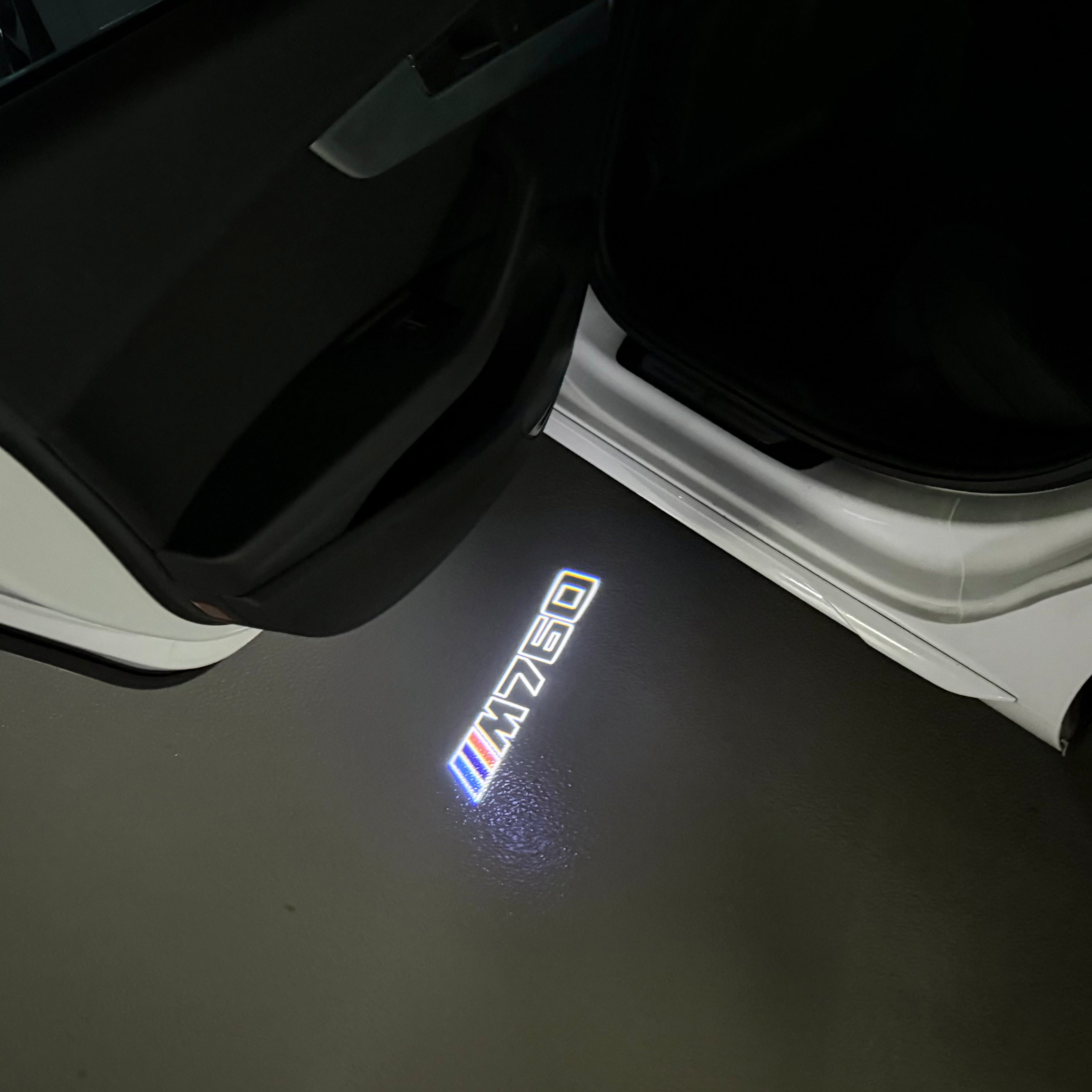 BMW   7 SERIES M760    LOGO PROJECTOT LIGHTS (quantity 1 = 1 sets/2 door lights)Nr.bmw00336