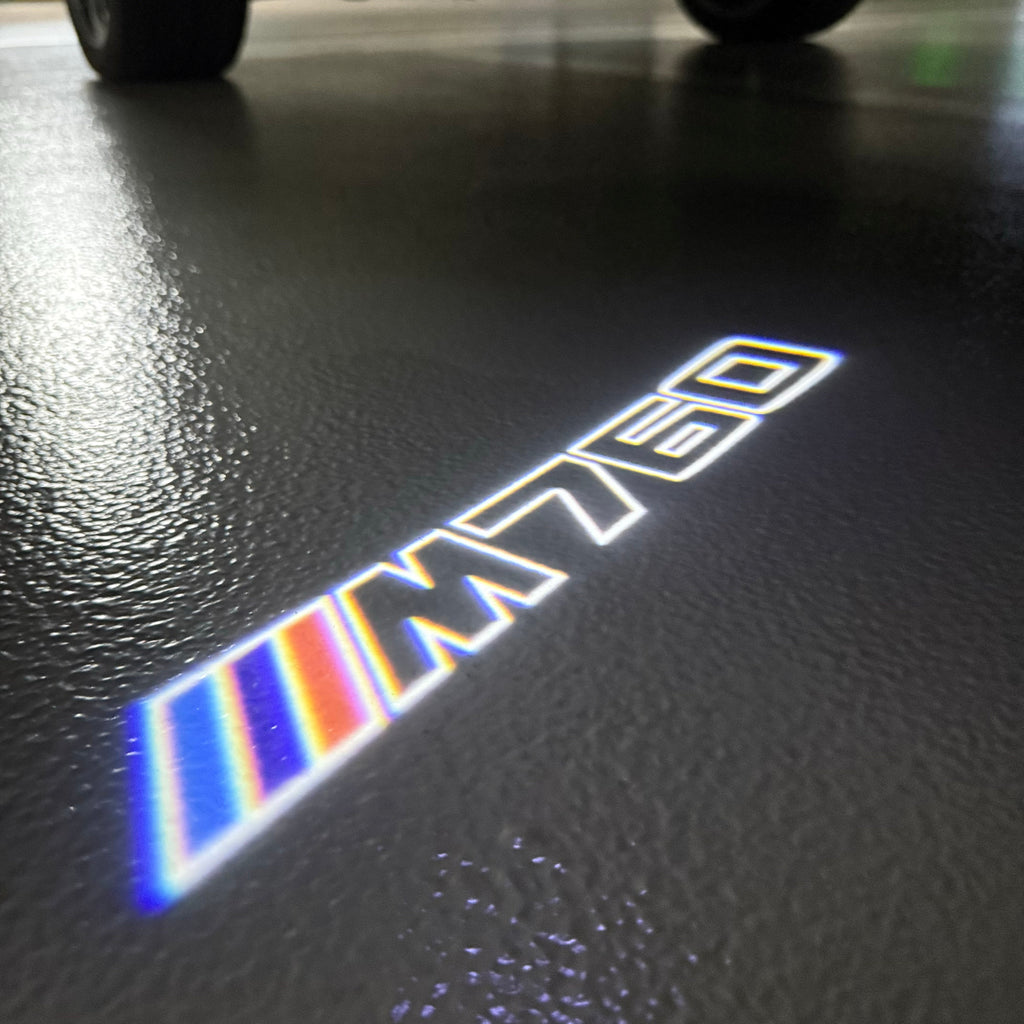 BMW   7 SERIES M760    LOGO PROJECTOT LIGHTS (quantity 1 = 1 sets/2 door lights)Nr.bmw00336