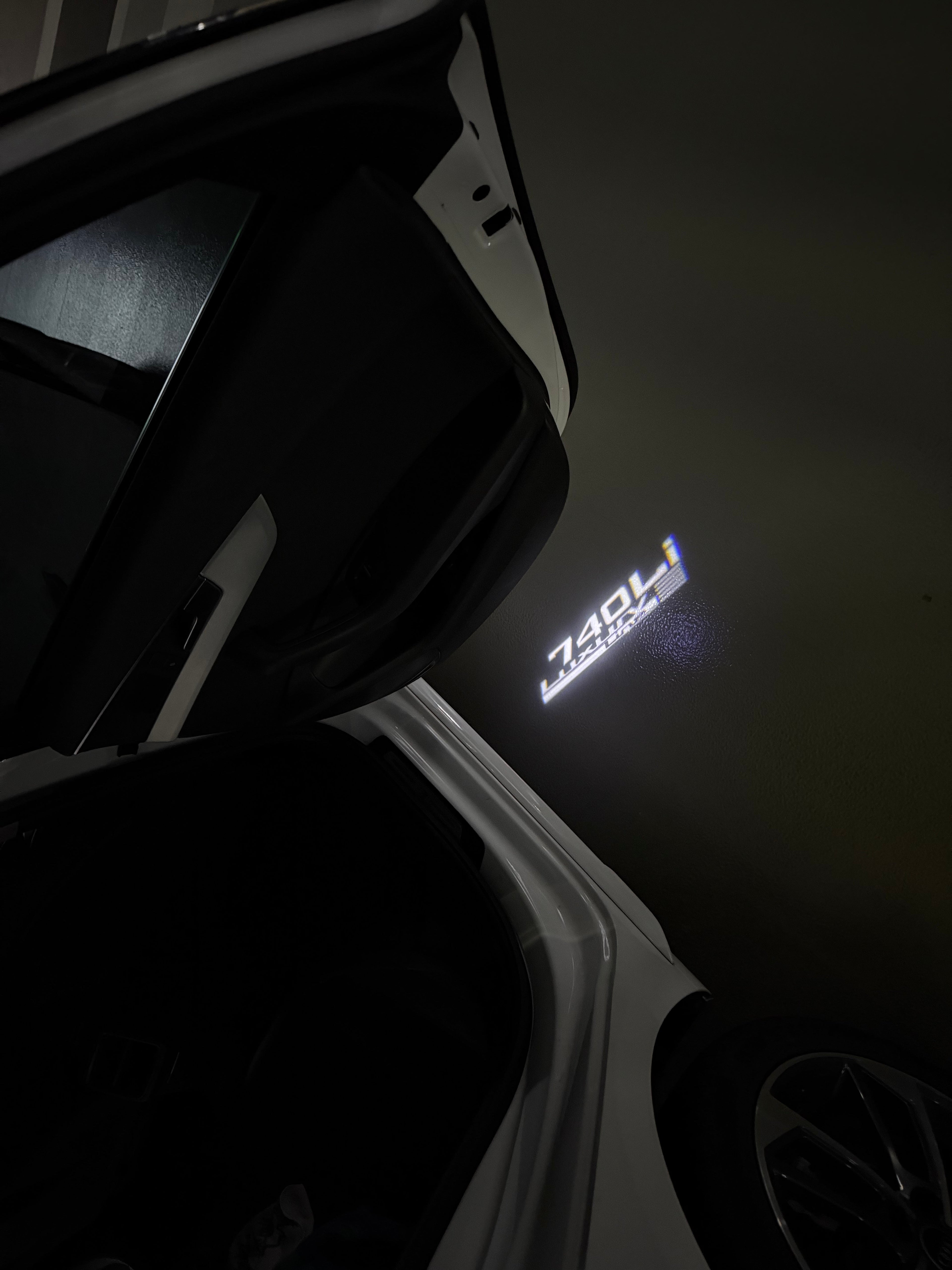 BMW 7 SERIES 740  Li   LOGO PROJECTOT LIGHTS (quantity 1 = 1 sets/2 door lights)Nr.bmw00314