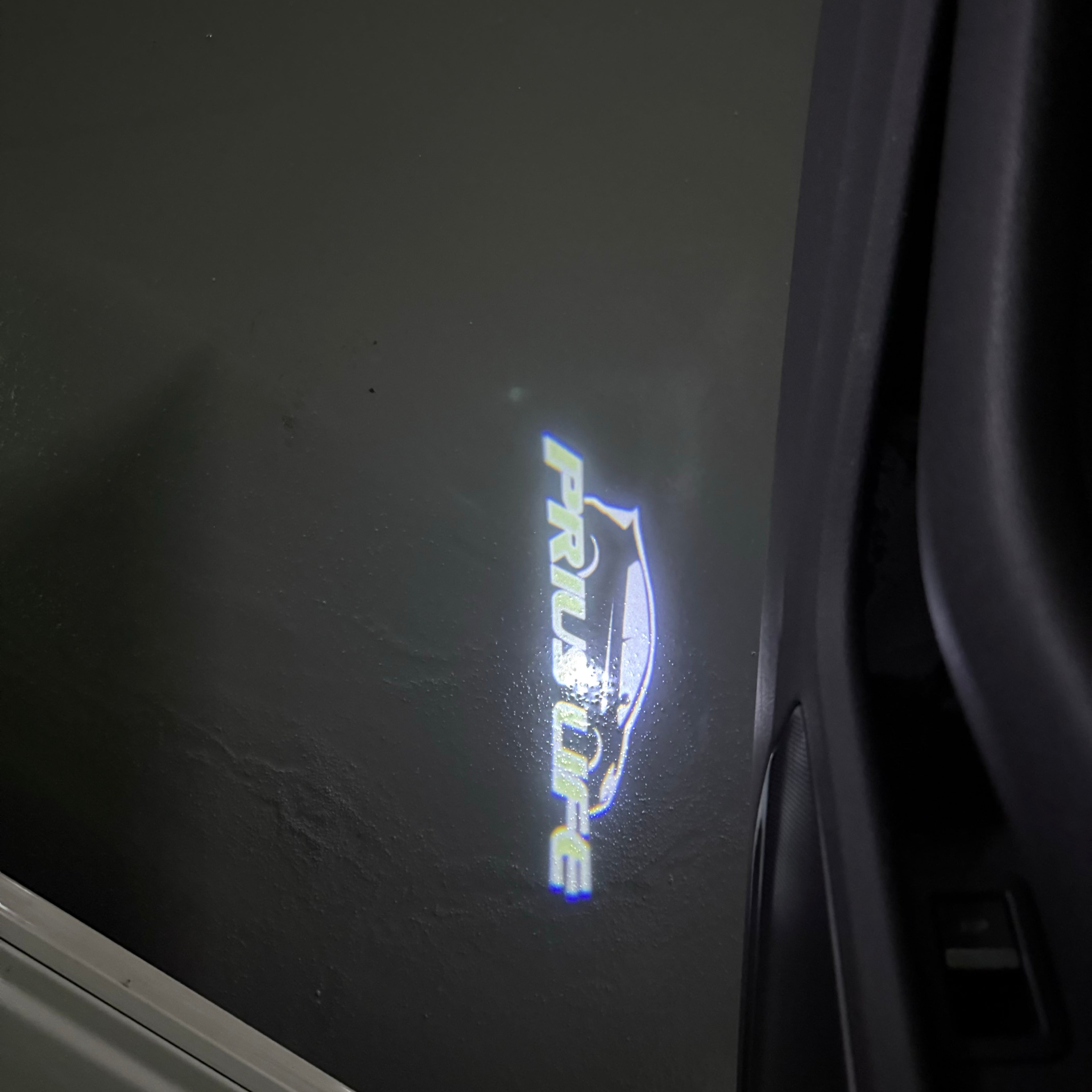 Toyota  PRIUS LOGO PROJECROTR LIGHTS Nr.02 (quantity 1 = 1 sets/2 door lights)T62