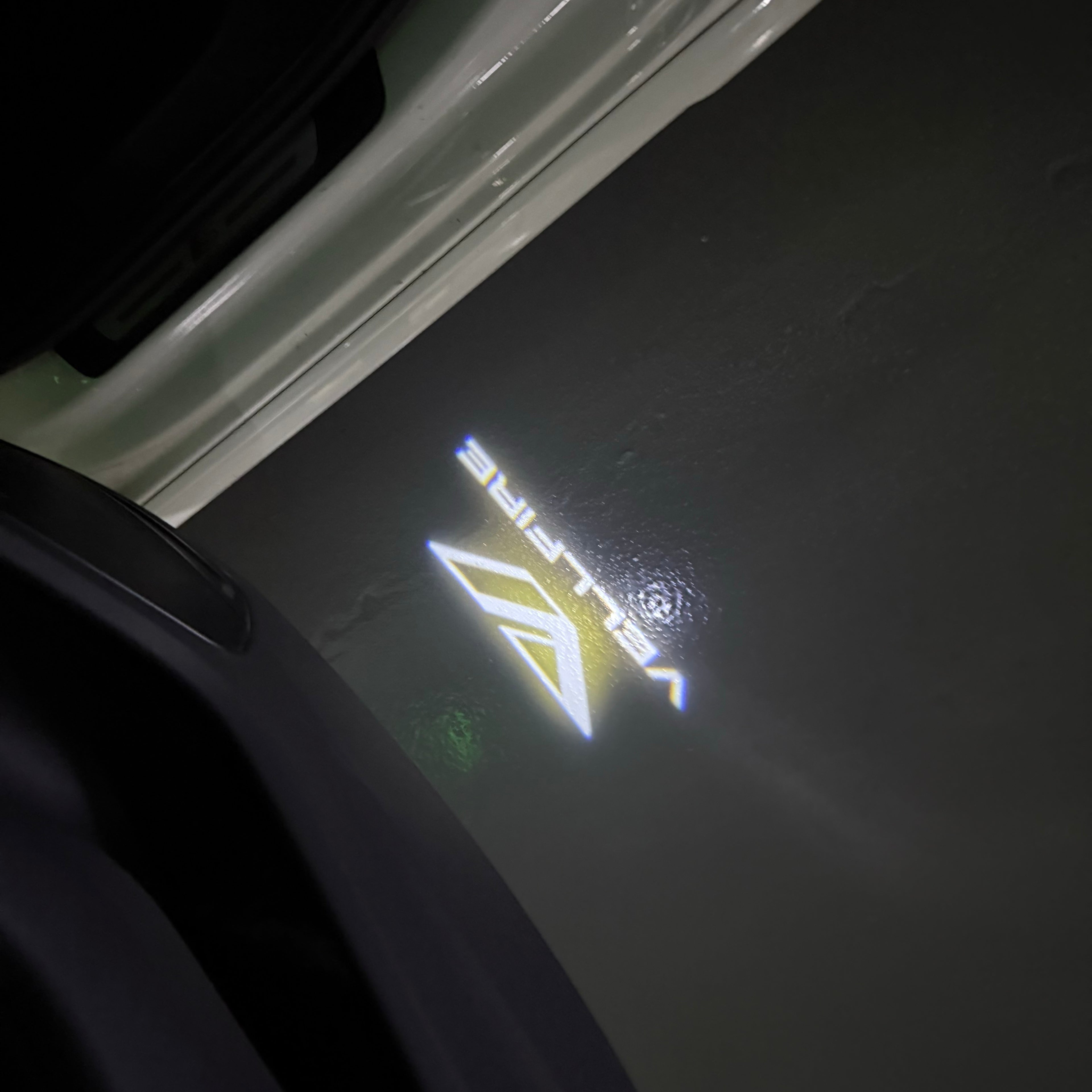 Toyota VELLFIRE LOGO PROJECROTR LIGHTS Nr.02 (quantity 1 = 1 sets/2 door lights)T88