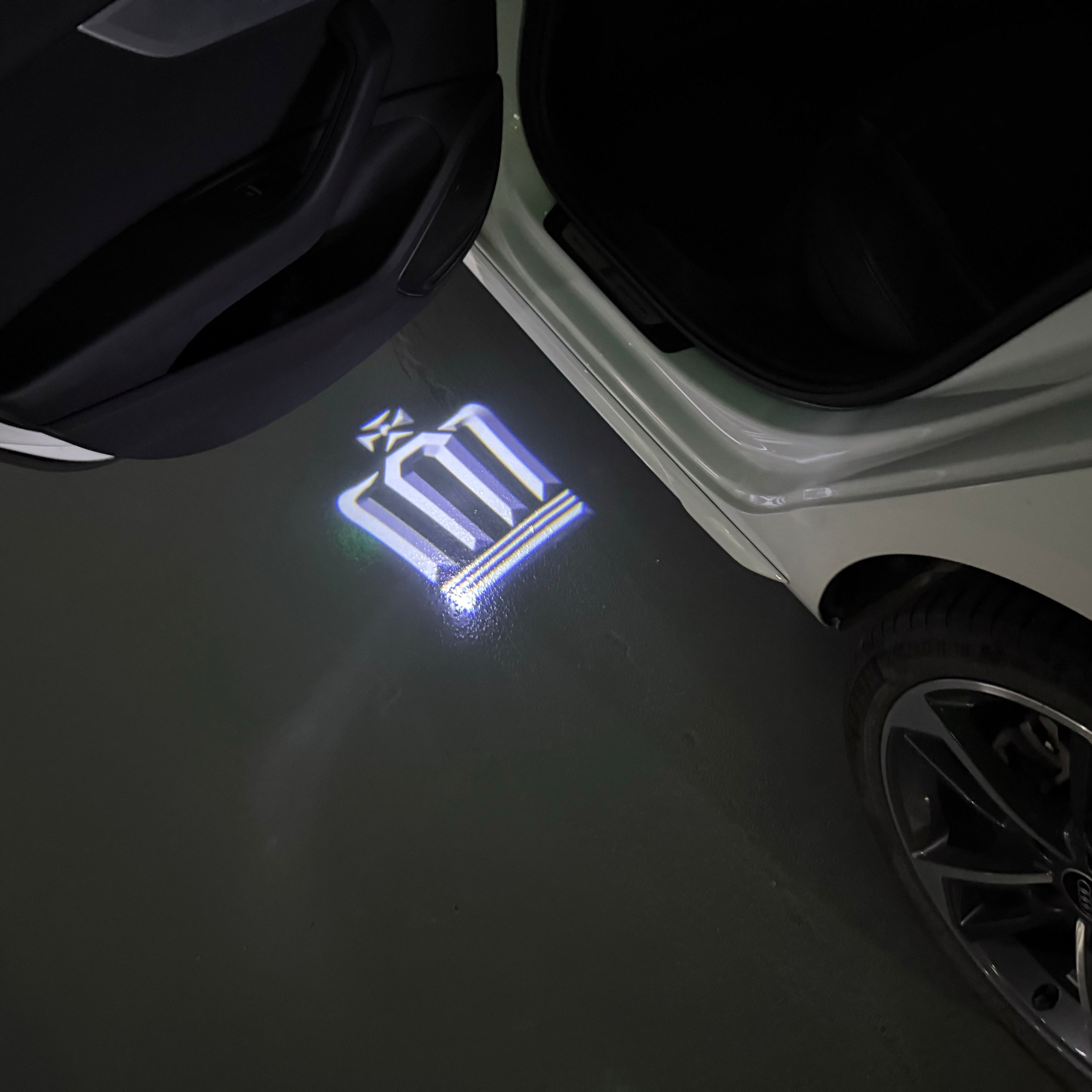 Toyota Crown LOGO PROJECROTR LIGHTS Nr.02 (quantity 1 = 1 sets/2