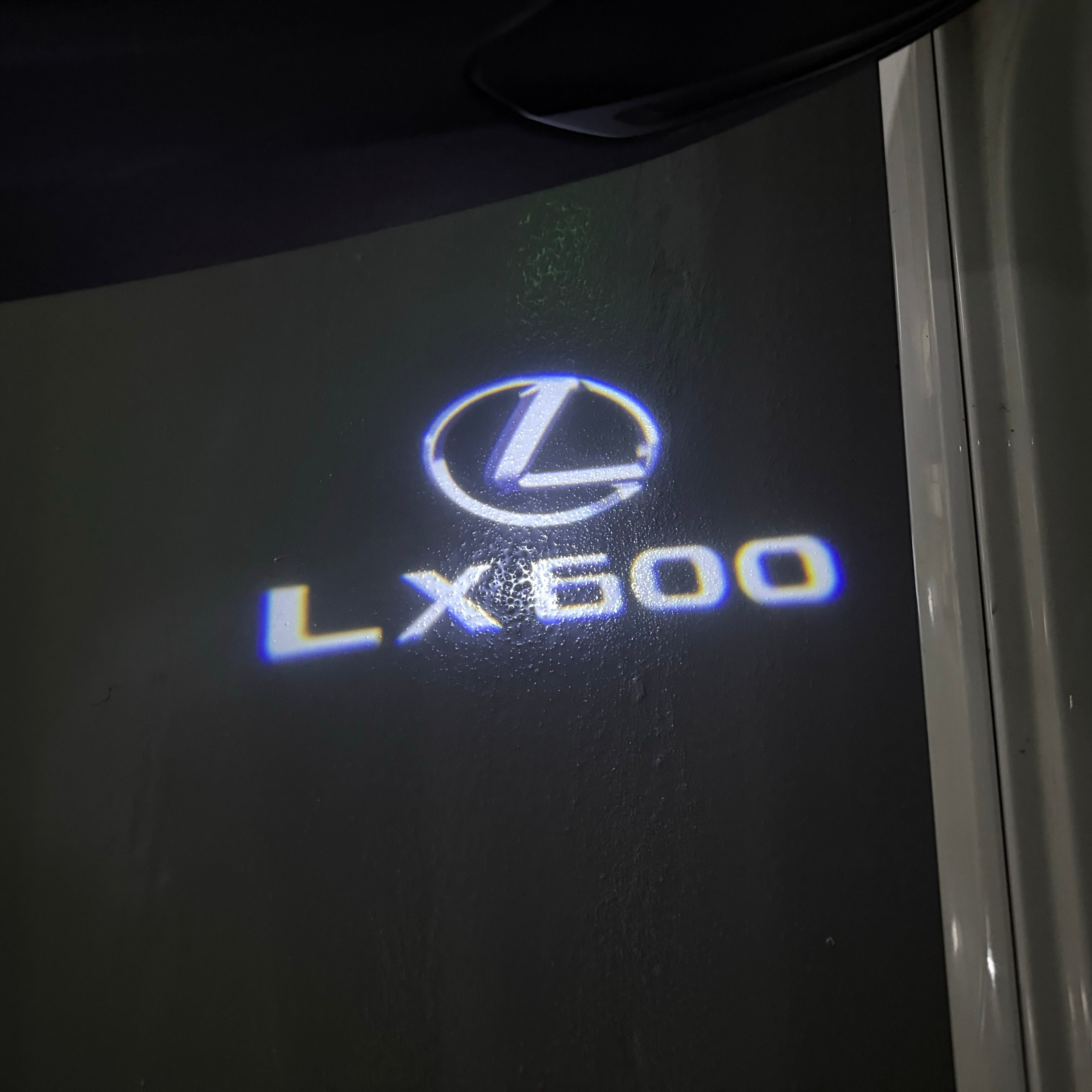 LEXUS LX 600 LOGO PROJECROTR LIGHTS (quantity 1 = 1 sets/2 door lights) Nr.220V21
