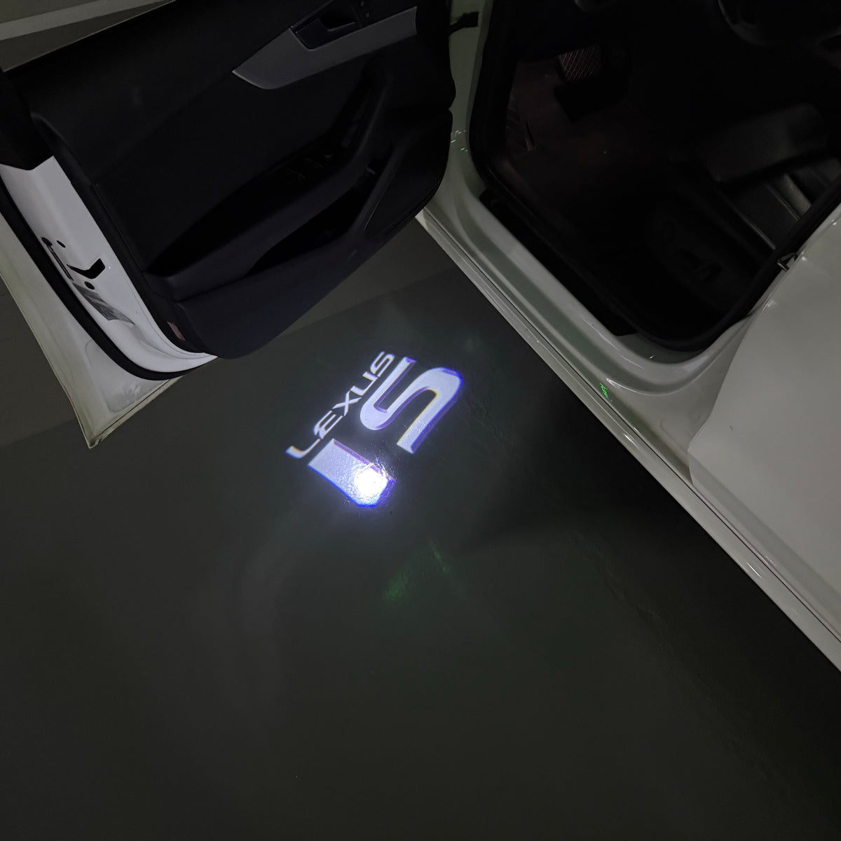 Lexuz Light LEXUS IS LOGO PROJECROTR LIGHTS (quantity 1 = 1 sets/2 door lights) Nr ...