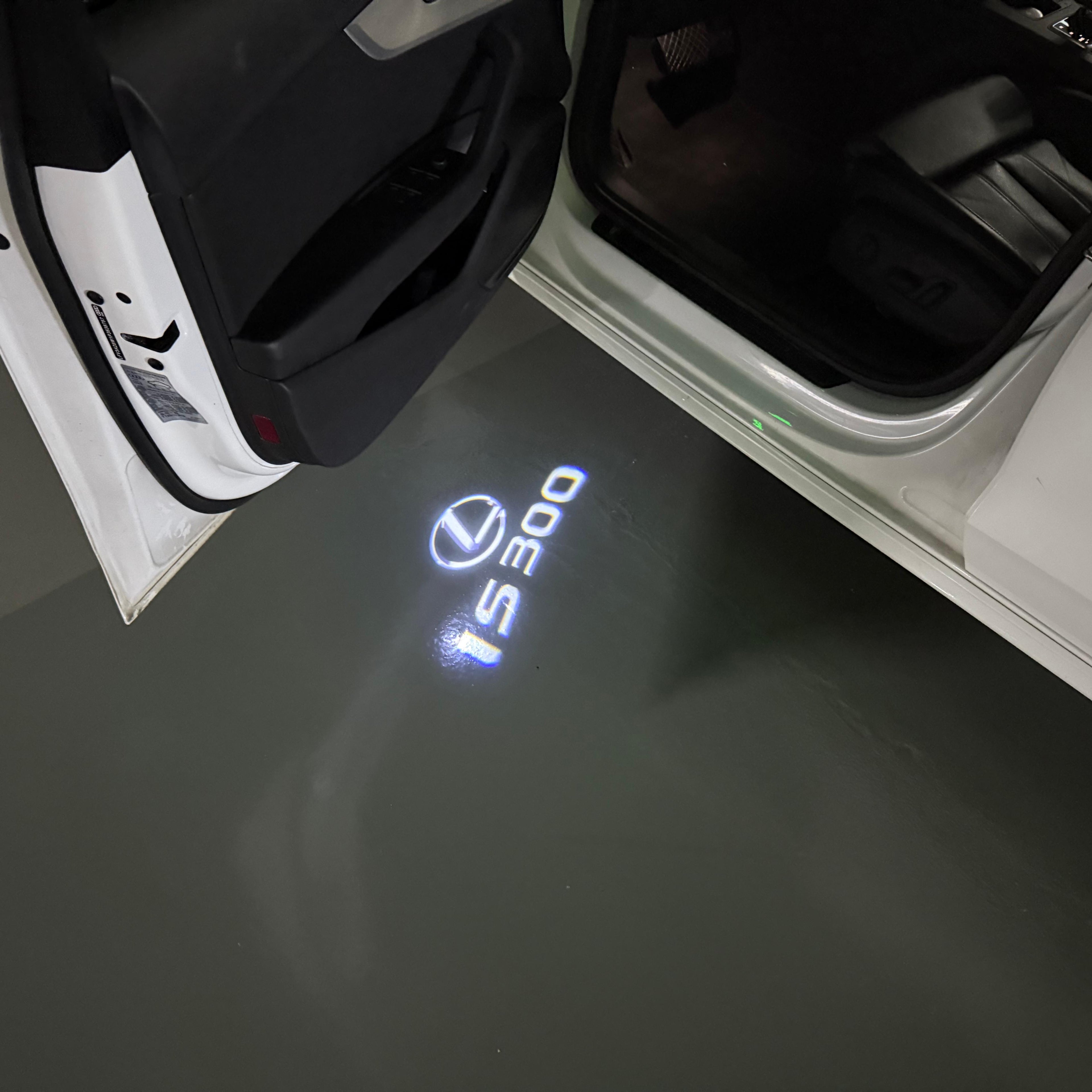 LEXUS  IS 300 LOGO PROJECROTR LIGHTS (quantity 1 = 1 sets/2 door lights) Nr.220V66