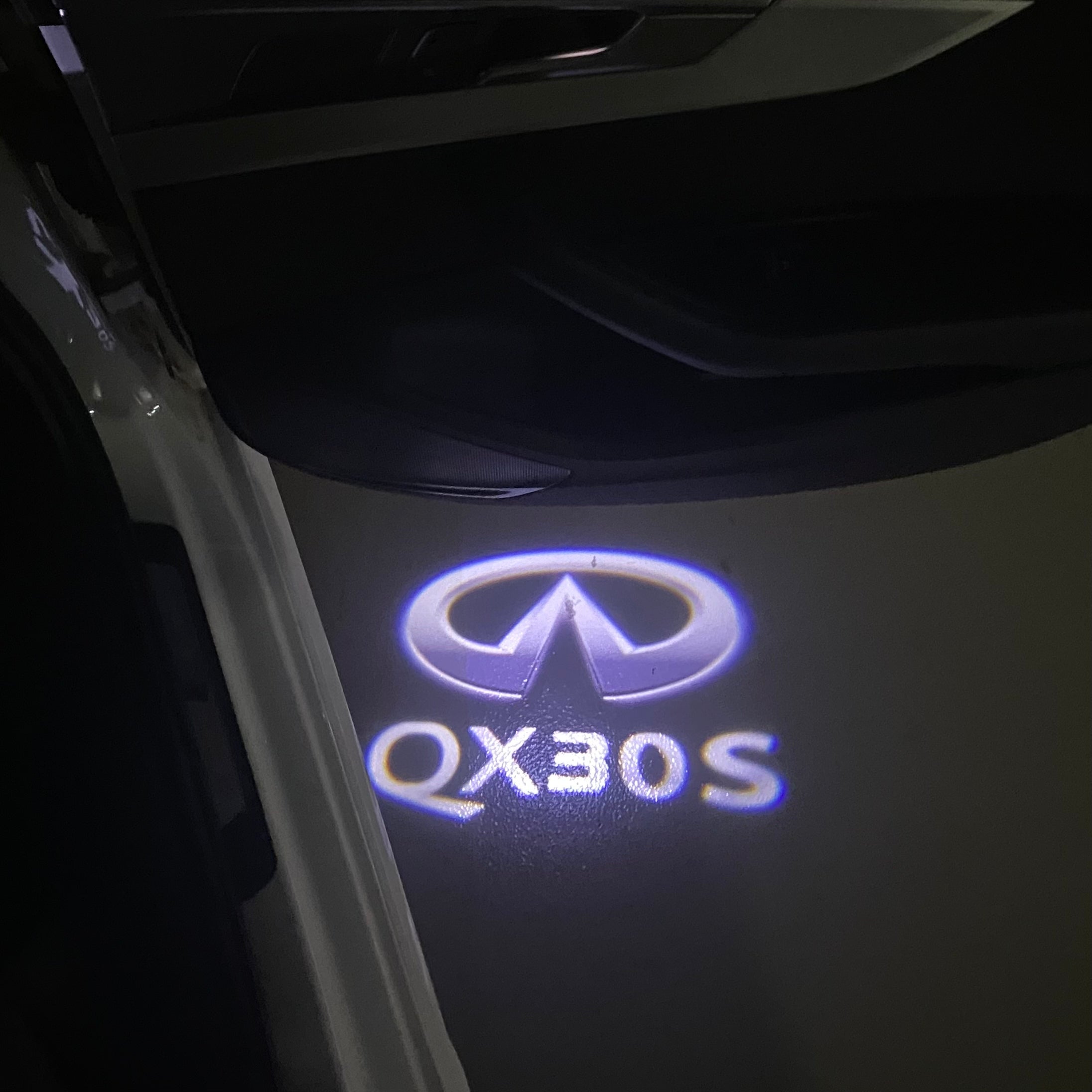INFINITI QX 30  LOGO PROJECROTR LIGHTS Nr.44 (quantity 1 = 1 sets/2 door lights)