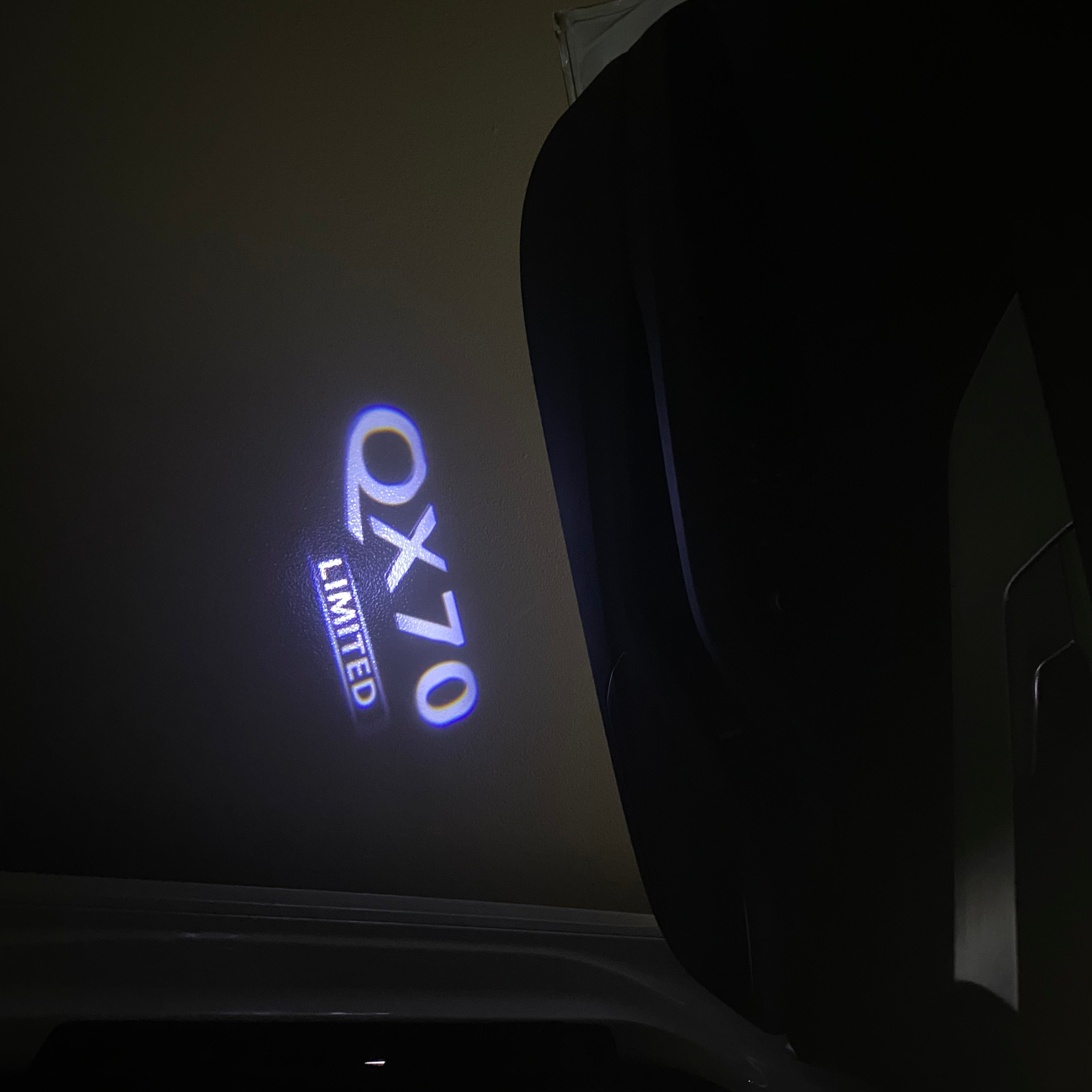 INFINITI QX 70  LOGO PROJECROTR LIGHTS Nr.72 (quantity 1 = 1 sets/2 door lights)
