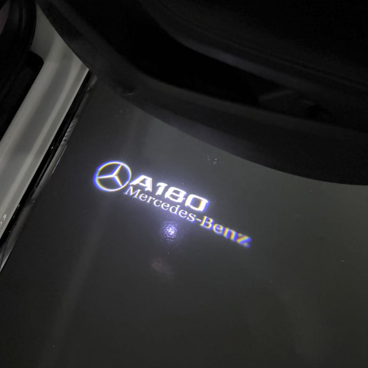 MERCEDES BENZ A180 LOGO PROJECTOT LIGHTS  (quantity 1 = 1 set /2 door lights with 2 logo films)Nr.02M030
