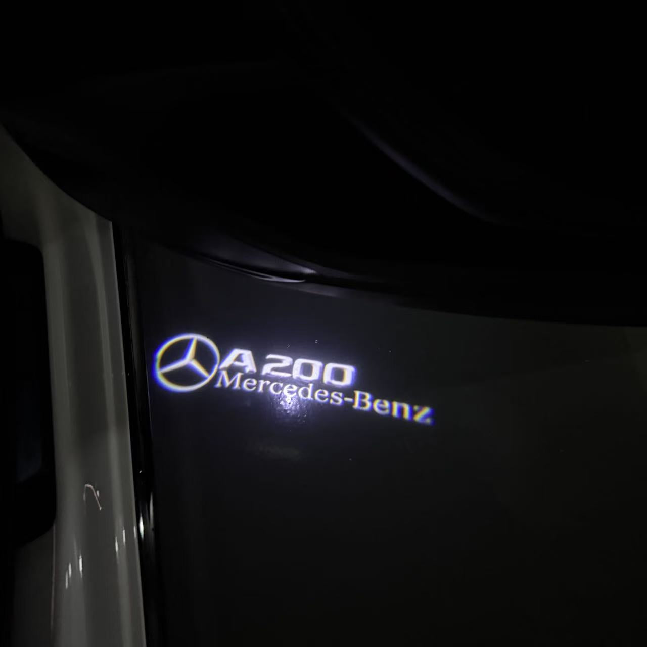 MERCEDES BENZ A200 LOGO PROJECTOT LIGHTS  (quantity 1 = 1 set /2 door lights with 2 logo films)Nr.02M024