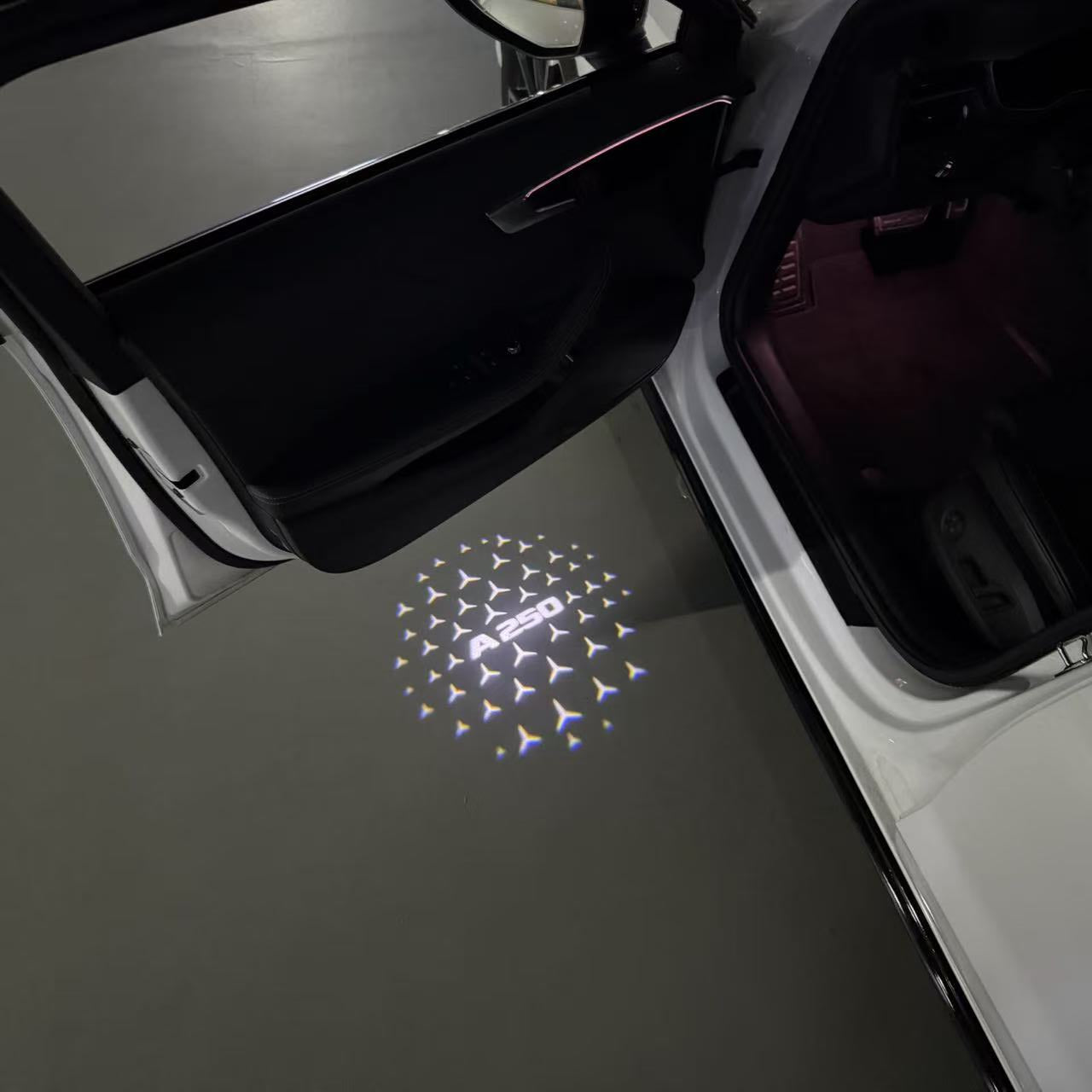 MERCEDES BENZ A250 LOGO PROJECTOT LIGHTS  (quantity 1 = 1 set /2 door lights with 2 logo films)Nr.02M029