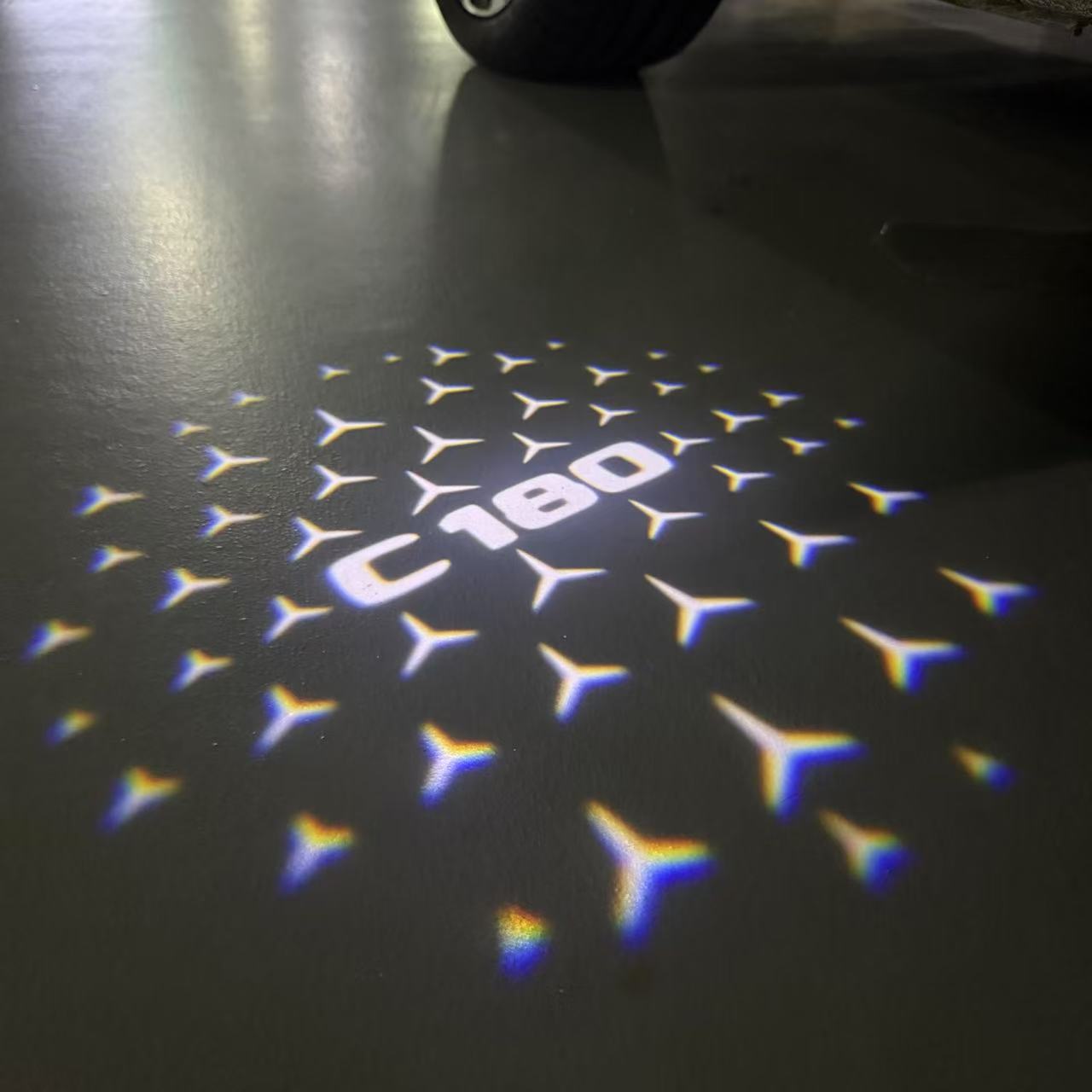 MERCEDES BENZ C180 LOGO PROJECTOT LIGHTS  (quantity 1 = 1 set /2 door lights with 2 logo films)Nr.02M51