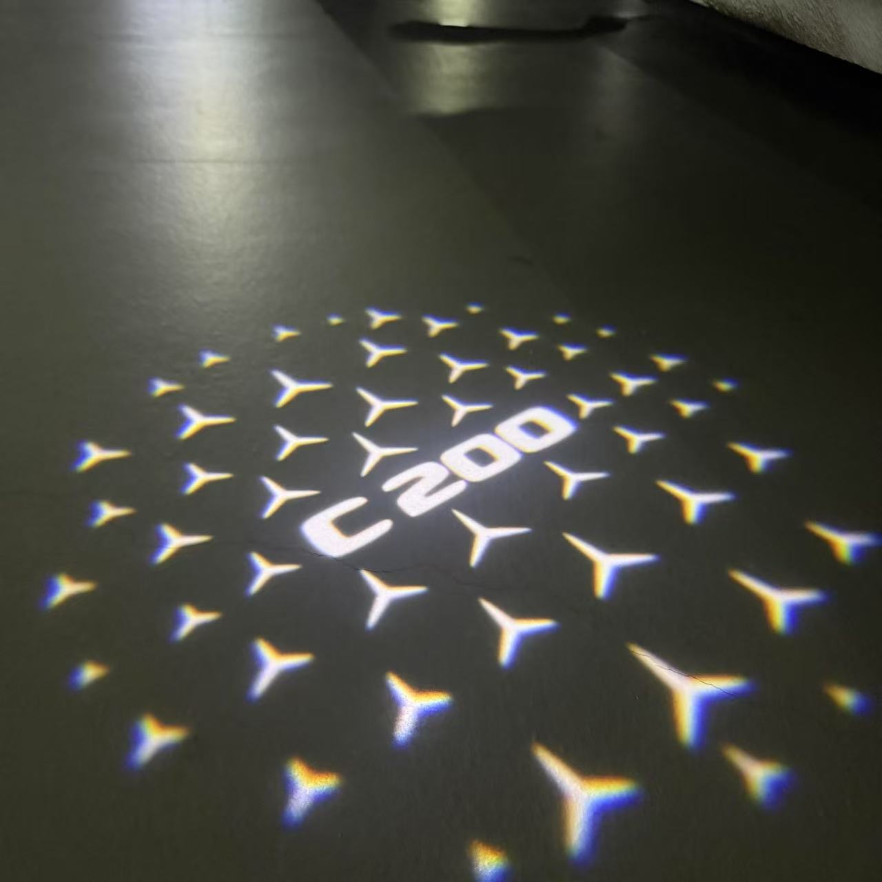 MERCEDES BENZ C200 LOGO PROJECTOT LIGHTS  (quantity 1 = 1 set /2 door lights with 2 logo films)Nr.02M56