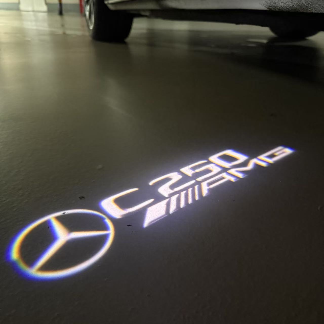 MERCEDES BENZ C250 LOGO PROJECTOT LIGHTS  (quantity 1 = 1 set /2 door lights with 2 logo films)Nr.02M58