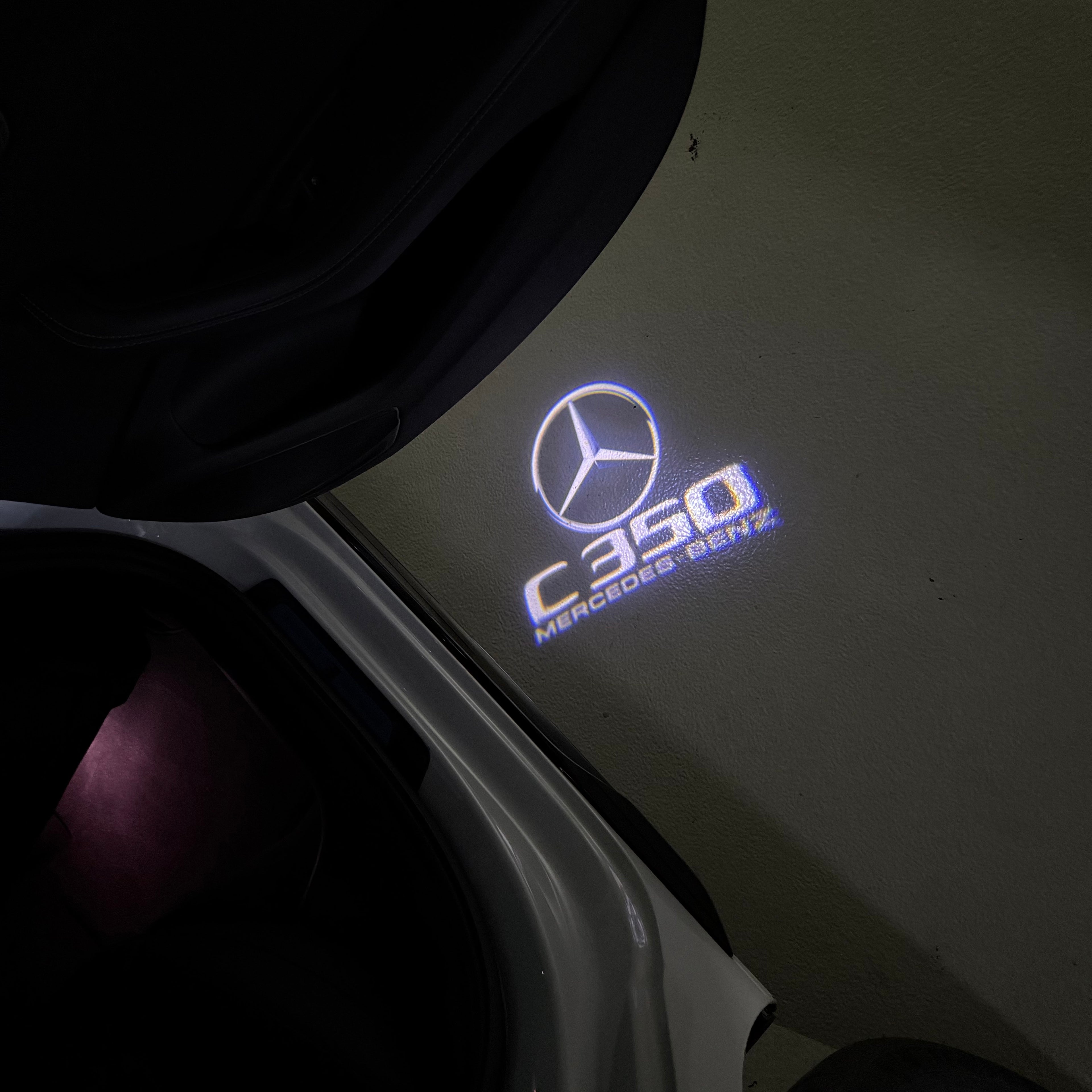 MERCEDES BENZ C350 LOGO PROJECTOT LIGHTS  (quantity 1 = 1 set /2 door lights with 2 logo films)Nr.02M42