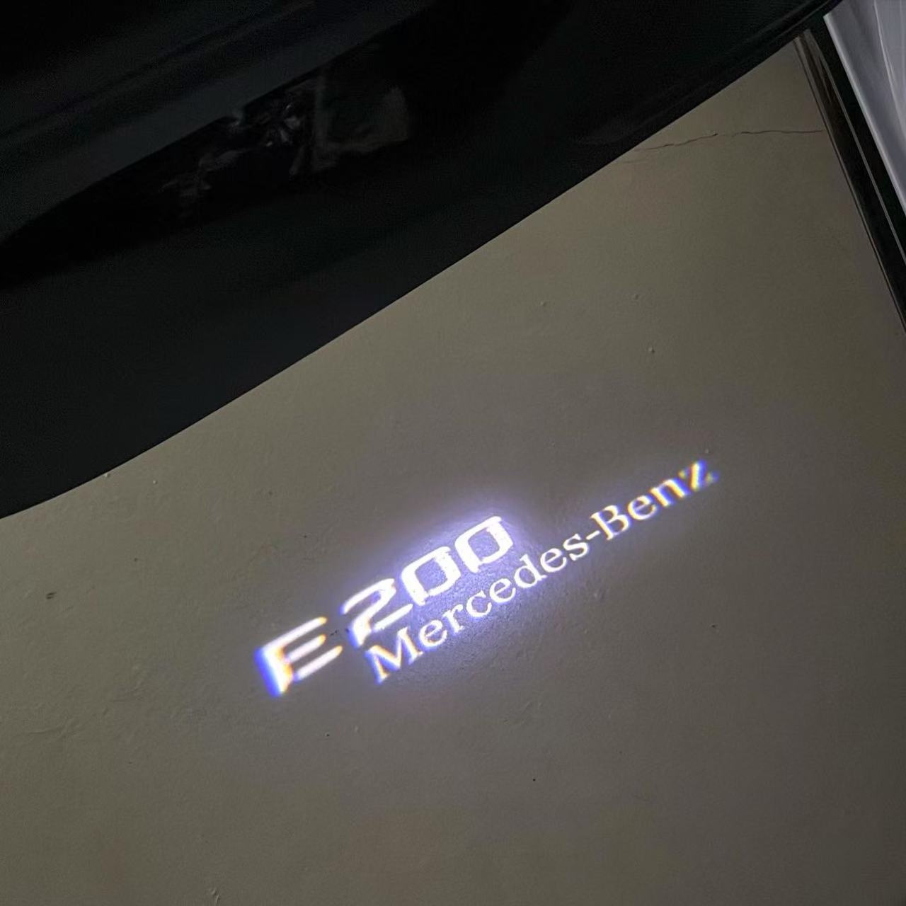 MERCEDES BENZ E200 LOGO PROJECTOT LIGHTS  (quantity 1 = 1 set /2 door lights with 2 logo films)Nr.02M83