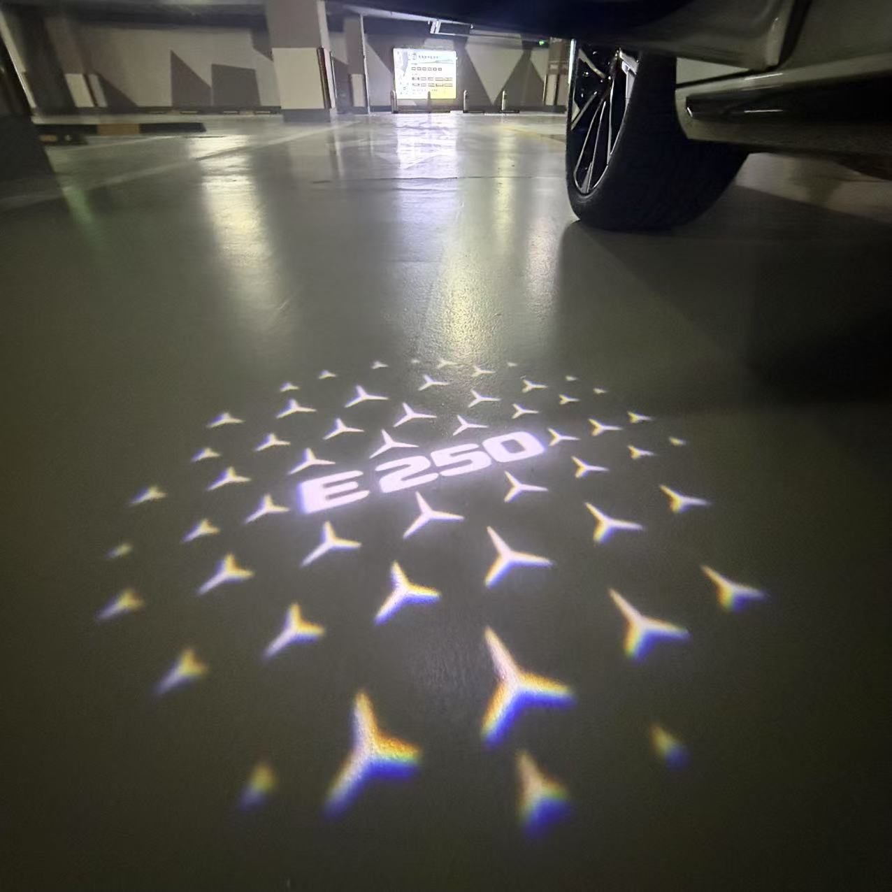 MERCEDES BENZ E250 LOGO PROJECTOT LIGHTS  (quantity 1 = 1 set /2 door lights with 2 logo films)Nr.02M86