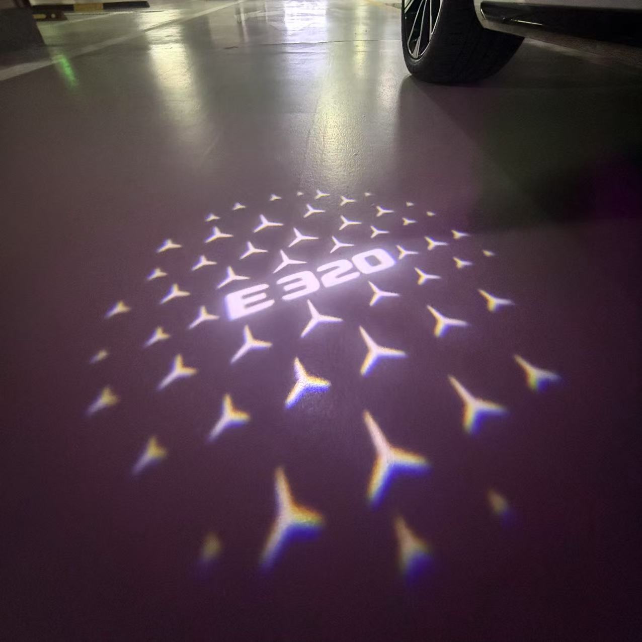 MERCEDES BENZ E320 LOGO PROJECTOT LIGHTS  (quantity 1 = 1 set /2 door lights with 2 logo films)Nr.02M88