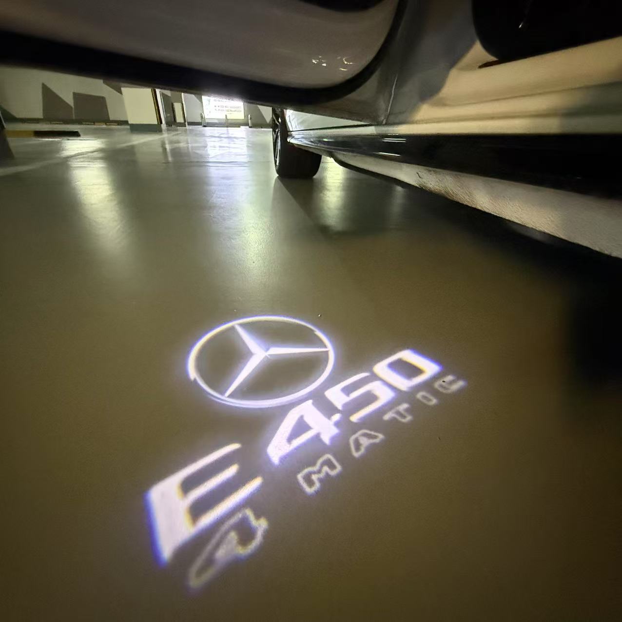 MERCEDES BENZ E450 LOGO PROJECTOT LIGHTS  (quantity 1 = 1 set /2 door lights with 2 logo films)Nr.02M71