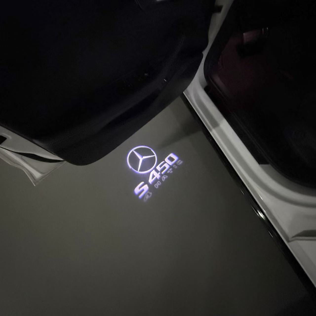 MERCEDES BENZ S450 LOGO PROJECTOT LIGHTS  (quantity 1 = 1 set /2 door lights with 2 logo films)Nr.02M14