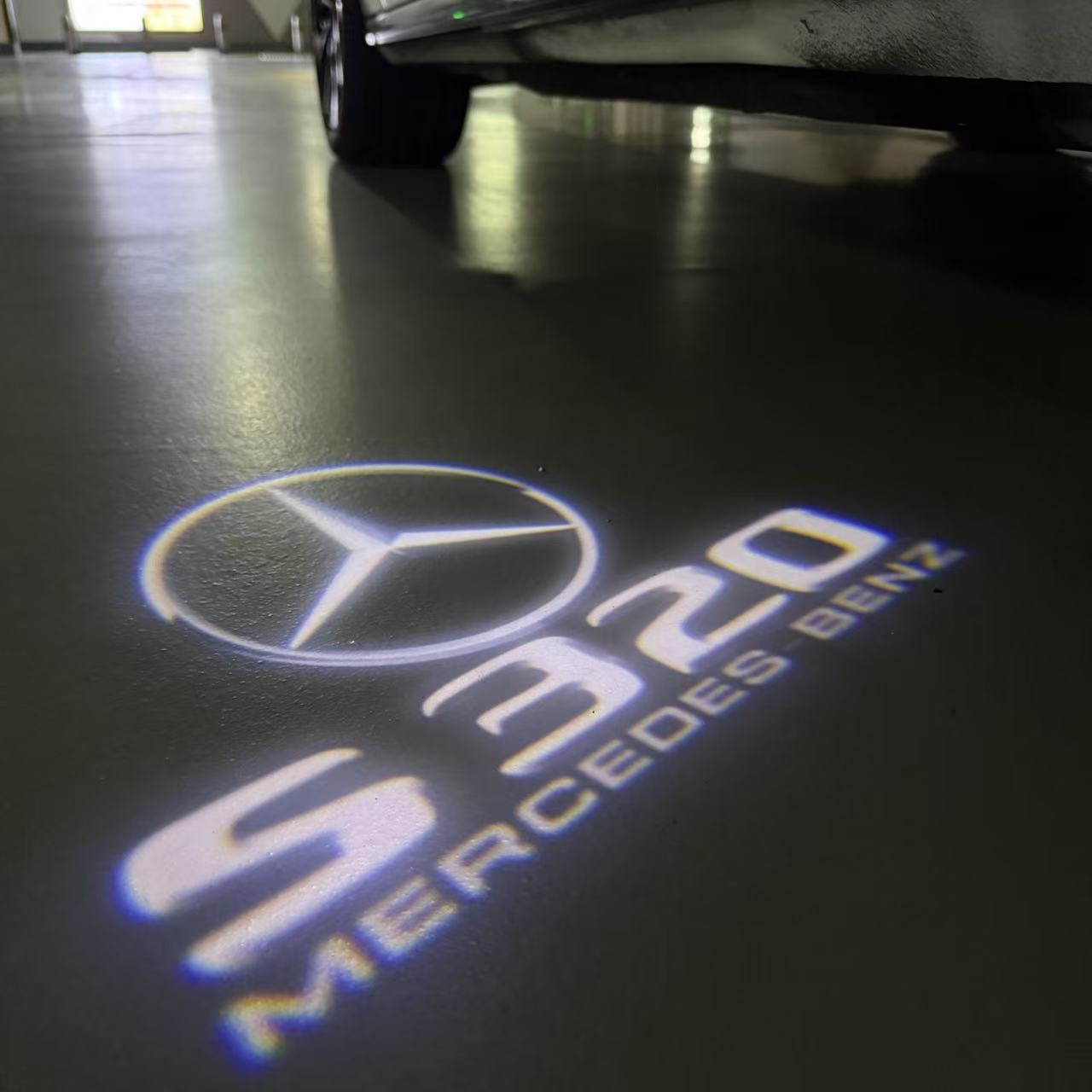 MERCEDES BENZ S320 LOGO PROJECTOT LIGHTS  (quantity 1 = 1 set /2 door lights with 2 logo films)Nr.02M17