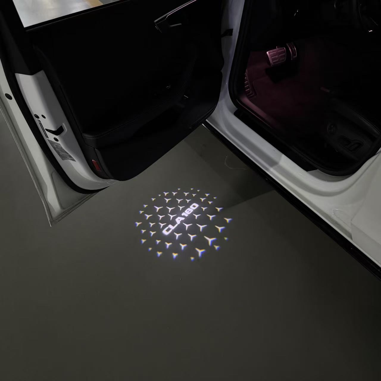 MERCEDES BENZ CLA 180 LOGO PROJECTOT LIGHTS  (quantity 1 = 1 set /2 door lights with 2 logo films)Nr.02M217