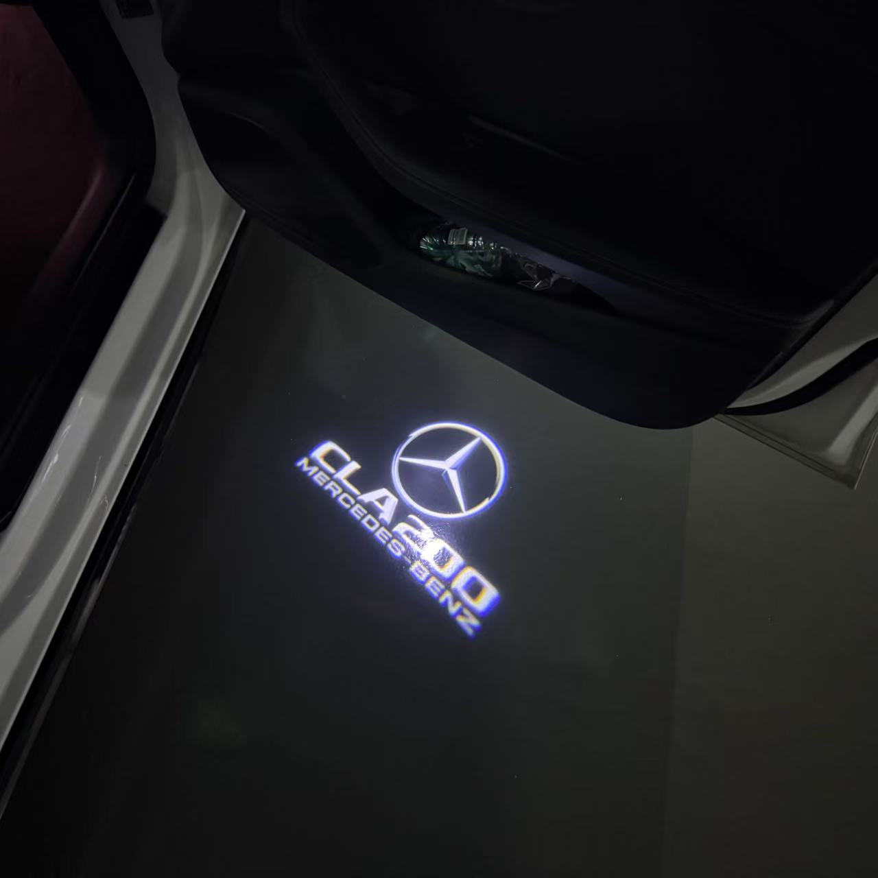 MERCEDES BENZ CLA 200 LOGO PROJECTOT LIGHTS  (quantity 1 = 1 set /2 door lights with 2 logo films)Nr.02M220