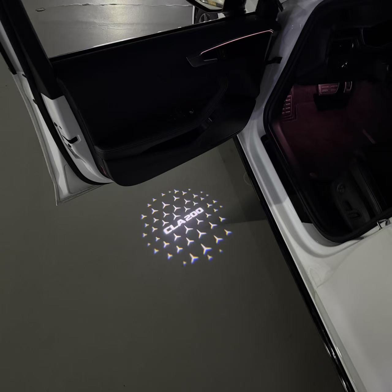 MERCEDES BENZ CLA 200 LOGO PROJECTOT LIGHTS  (quantity 1 = 1 set /2 door lights with 2 logo films)Nr.02M222