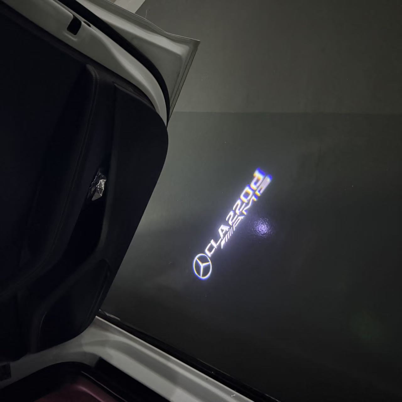 MERCEDES BENZ CLA 220d LOGO PROJECTOT LIGHTS  (quantity 1 = 1 set /2 door lights with 2 logo films)Nr.02M224