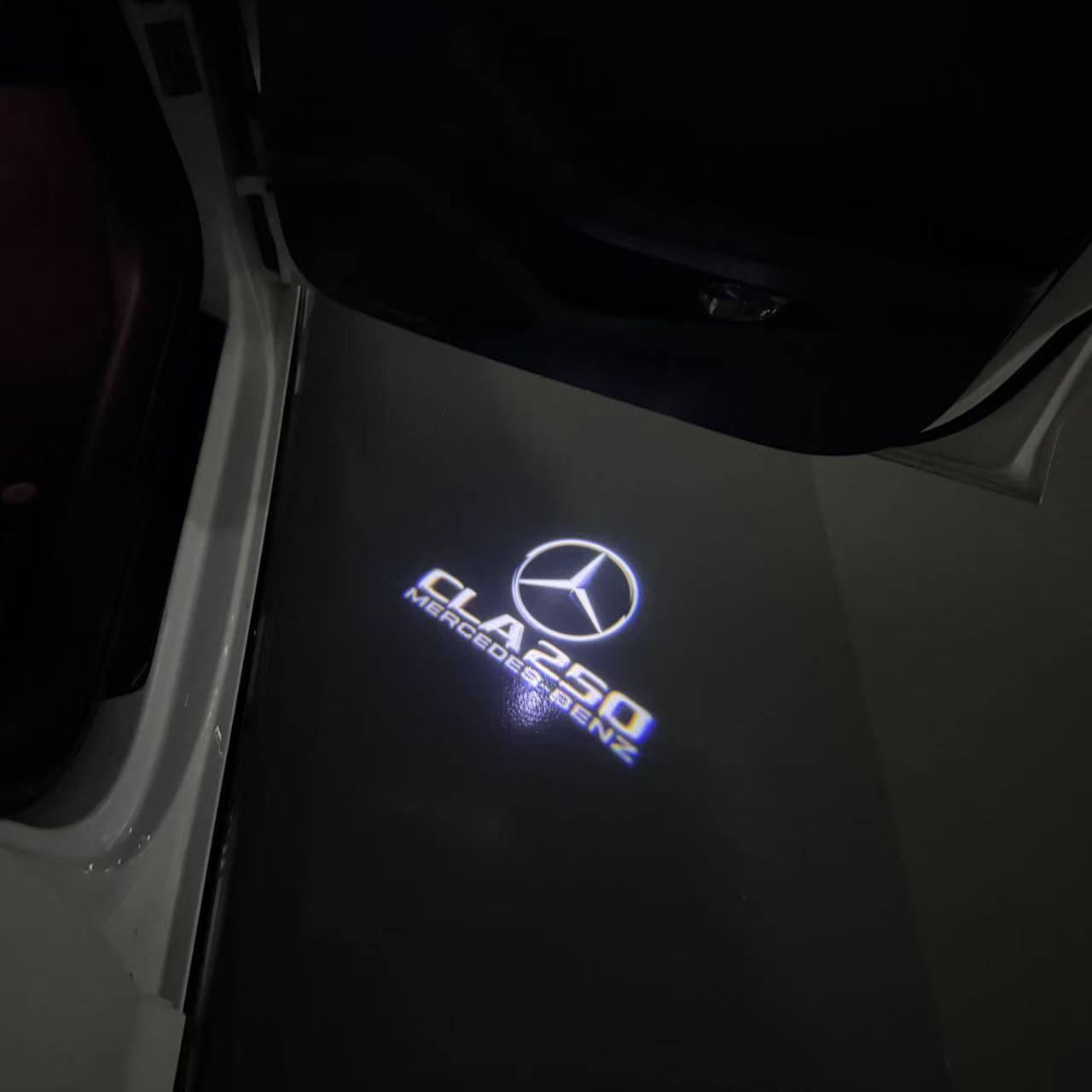 MERCEDES BENZ CLA 250 LOGO PROJECTOT LIGHTS  (quantity 1 = 1 set /2 door lights with 2 logo films)Nr.02M226