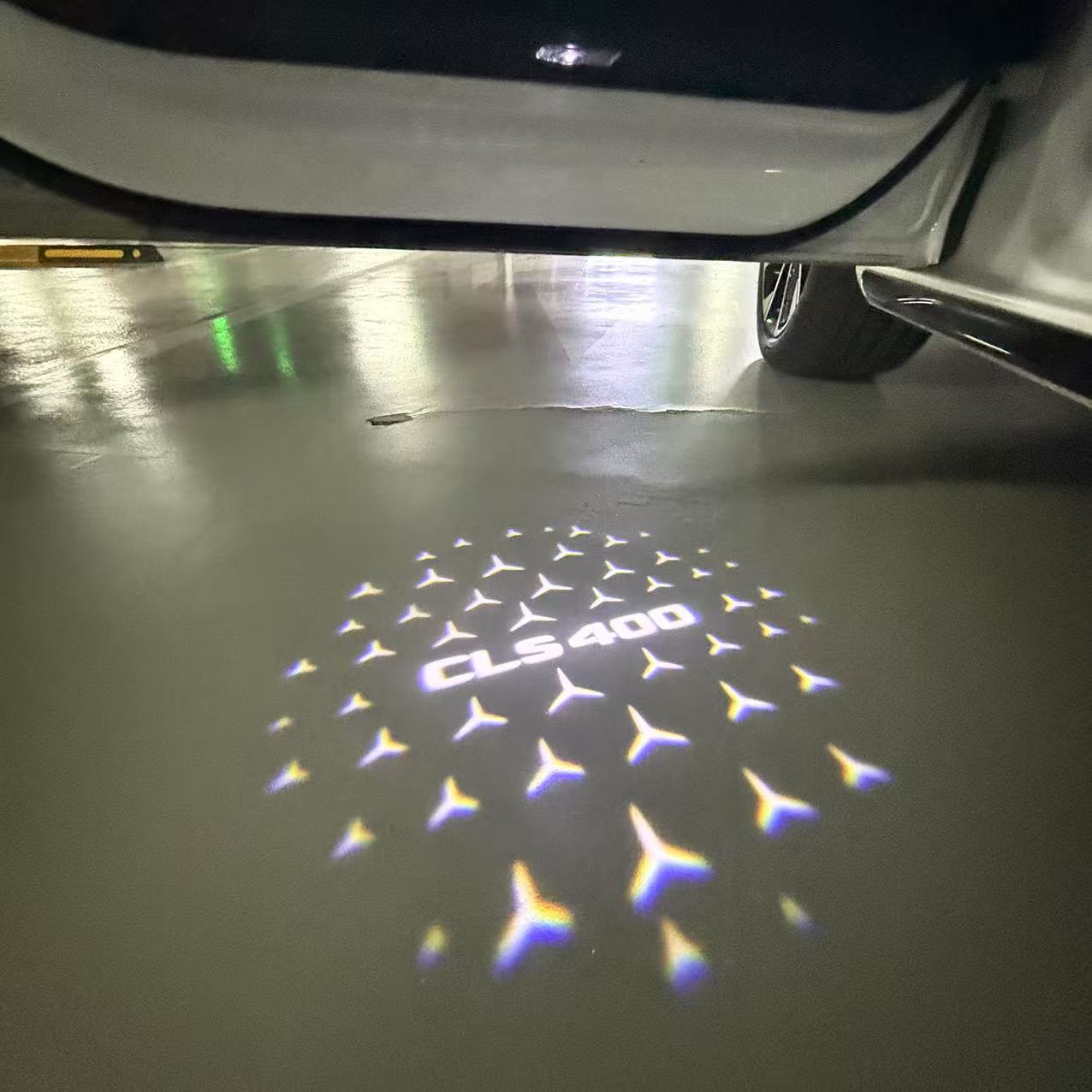 MERCEDES BENZ CLS 400 LOGO PROJECTOT LIGHTS  (quantity 1 = 1 set /2 door lights with 2 logo films)Nr.02M199