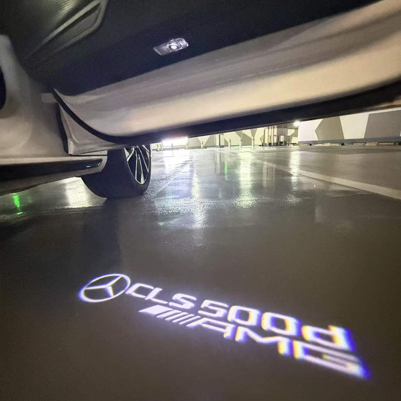 MERCEDES BENZ CLS 500d LOGO PROJECTOT LIGHTS  (quantity 1 = 1 set /2 door lights with 2 logo films)Nr.02M188